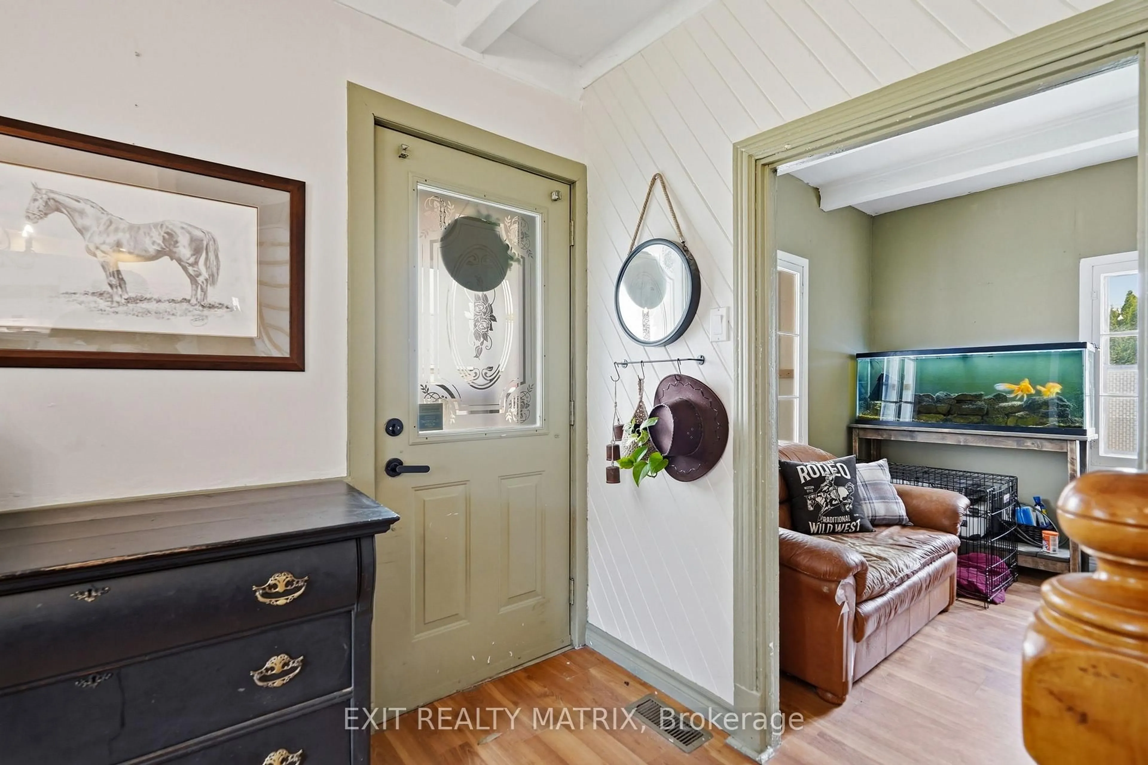 Indoor entryway for 1228 Labrosse St, East Hawkesbury Ontario K0B 1P0