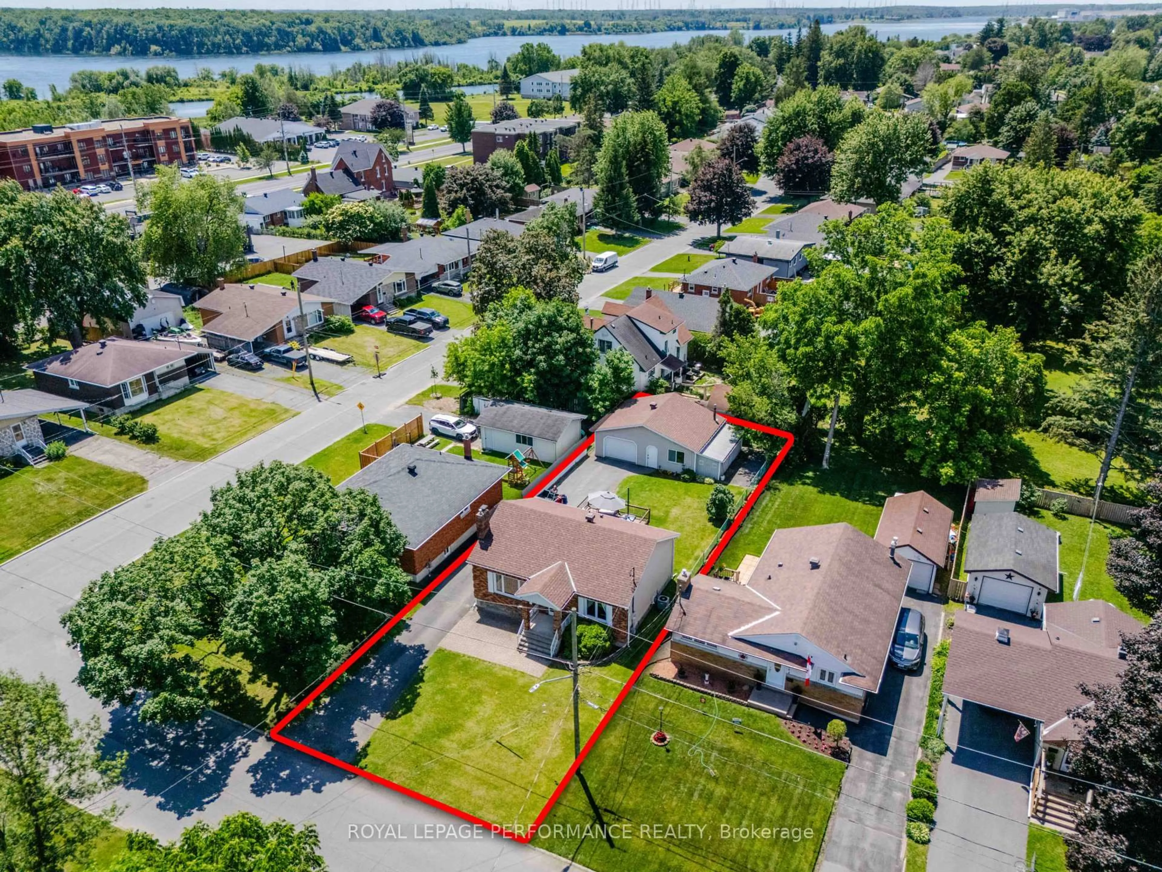 A pic from outside/outdoor area/front of a property/back of a property/a pic from drone, water/lake/river/ocean view for 202 Susan Ave, Cornwall Ontario K6J 2C5