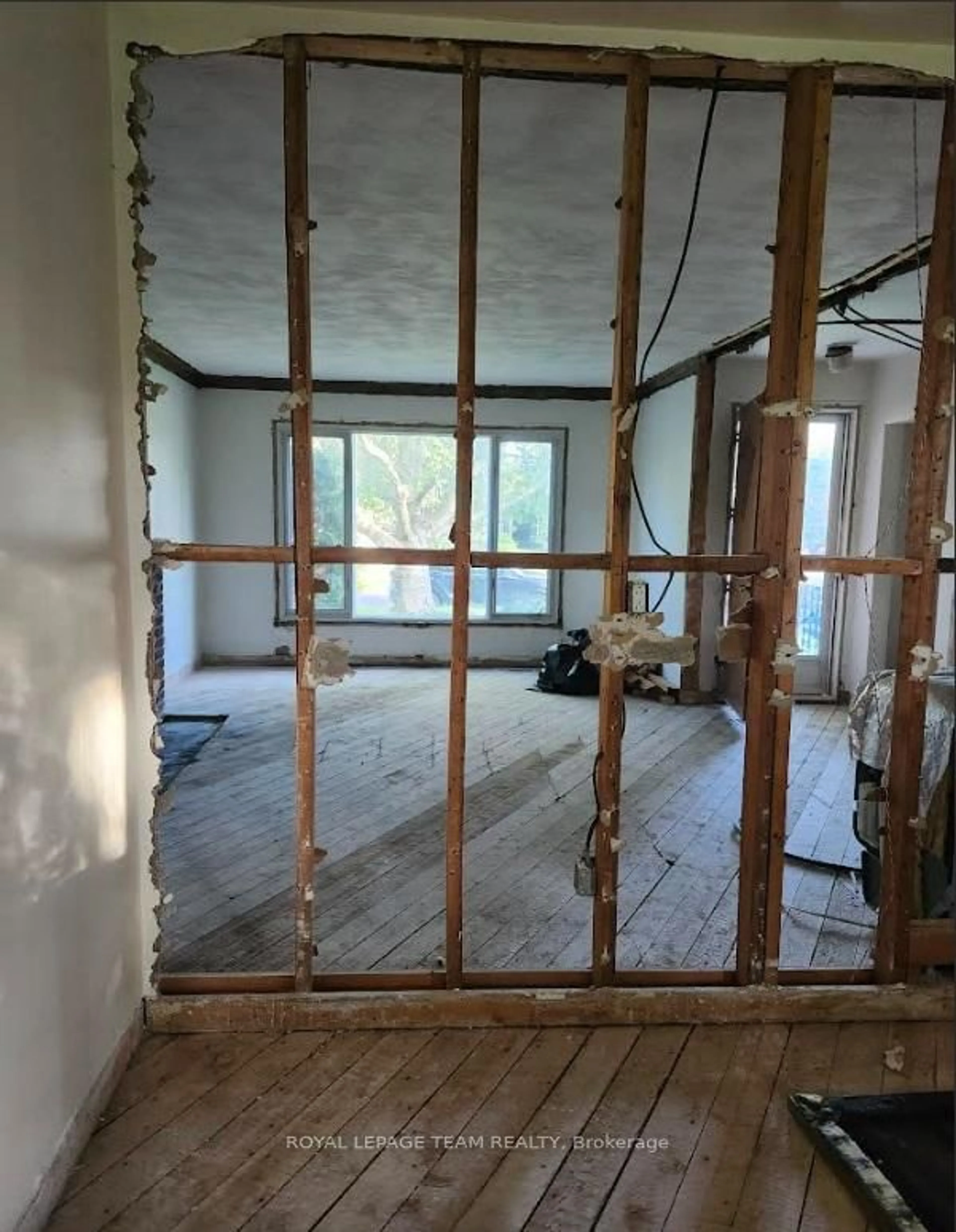A pic of a room for 1120 Cline Cres, Ottawa Ontario K2C 2P2