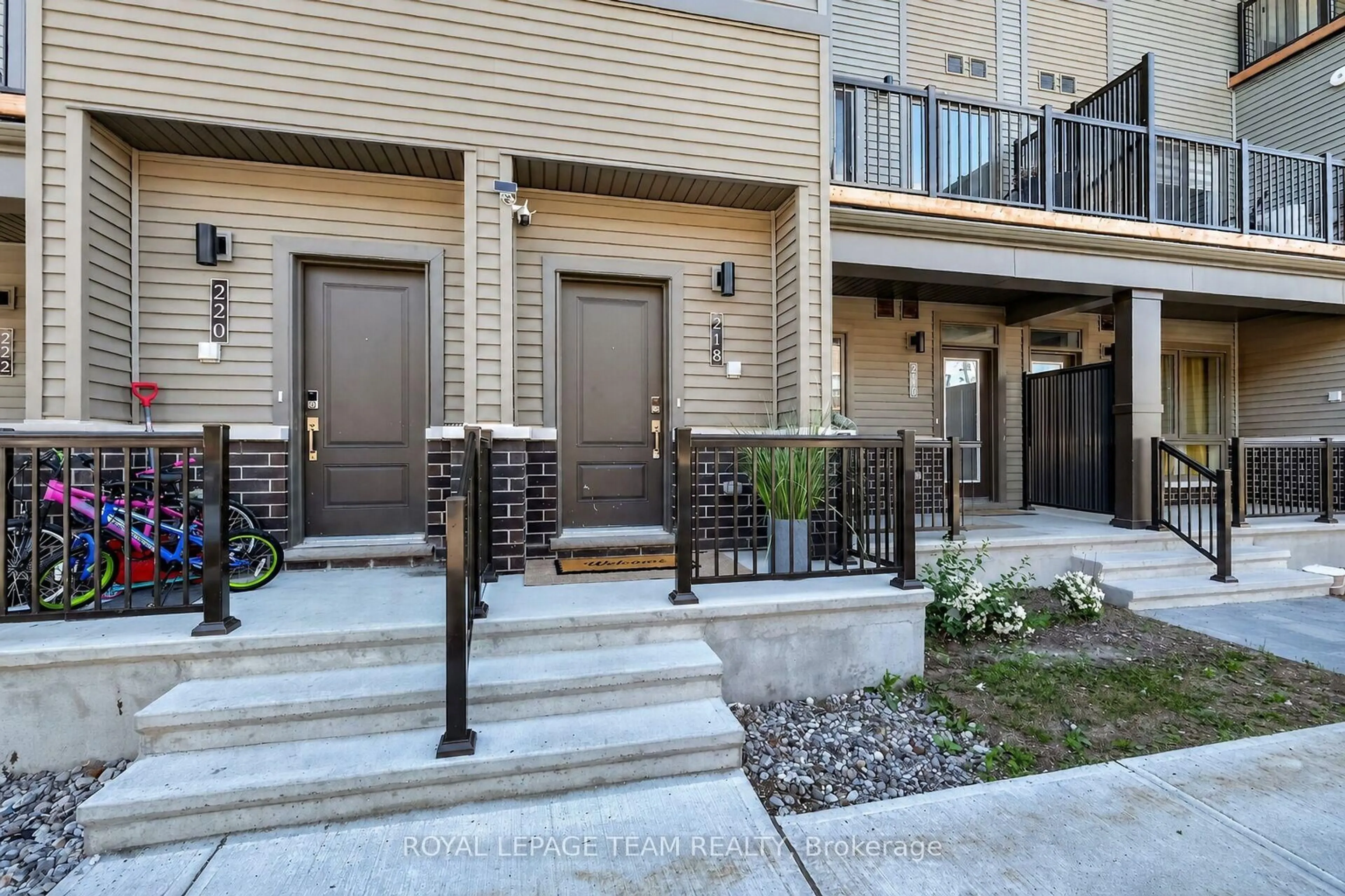 Unknown for 218 Parnian Private, Ottawa Ontario K2J 4H7