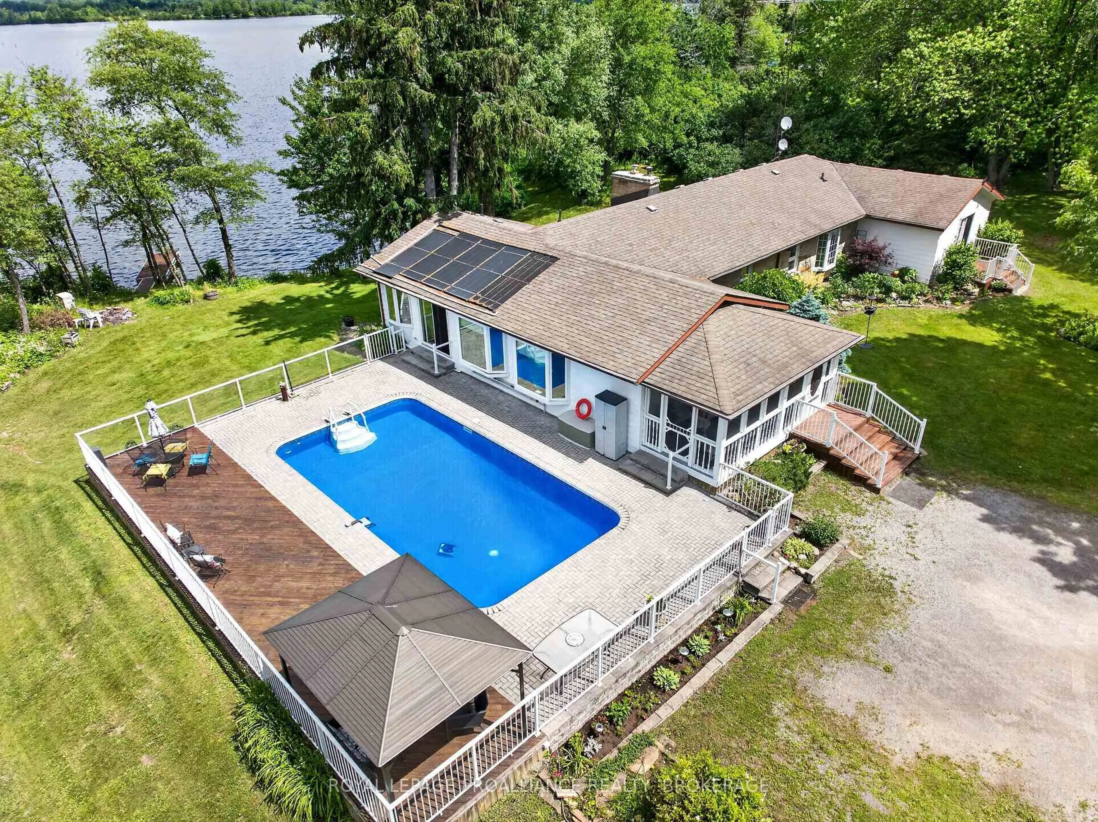 A pic from outside/outdoor area/front of a property/back of a property/a pic from drone, water/lake/river/ocean view for 1482 Jarvis Rd, Kingston Ontario K7L 4V3