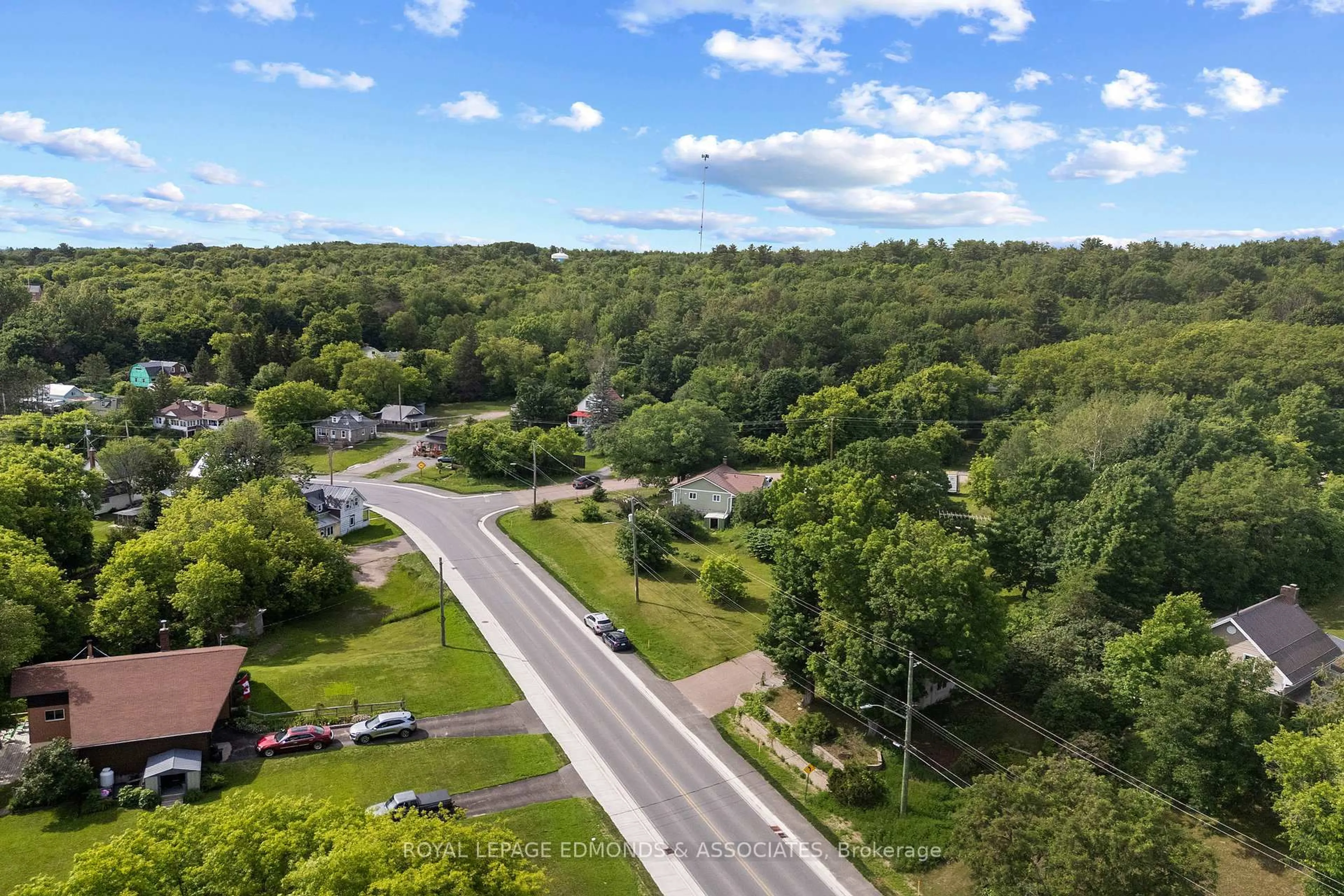 A pic from outside/outdoor area/front of a property/back of a property/a pic from drone, unknown for 138 Bonnechere St, Bonnechere Valley Ontario K7V 1Z5