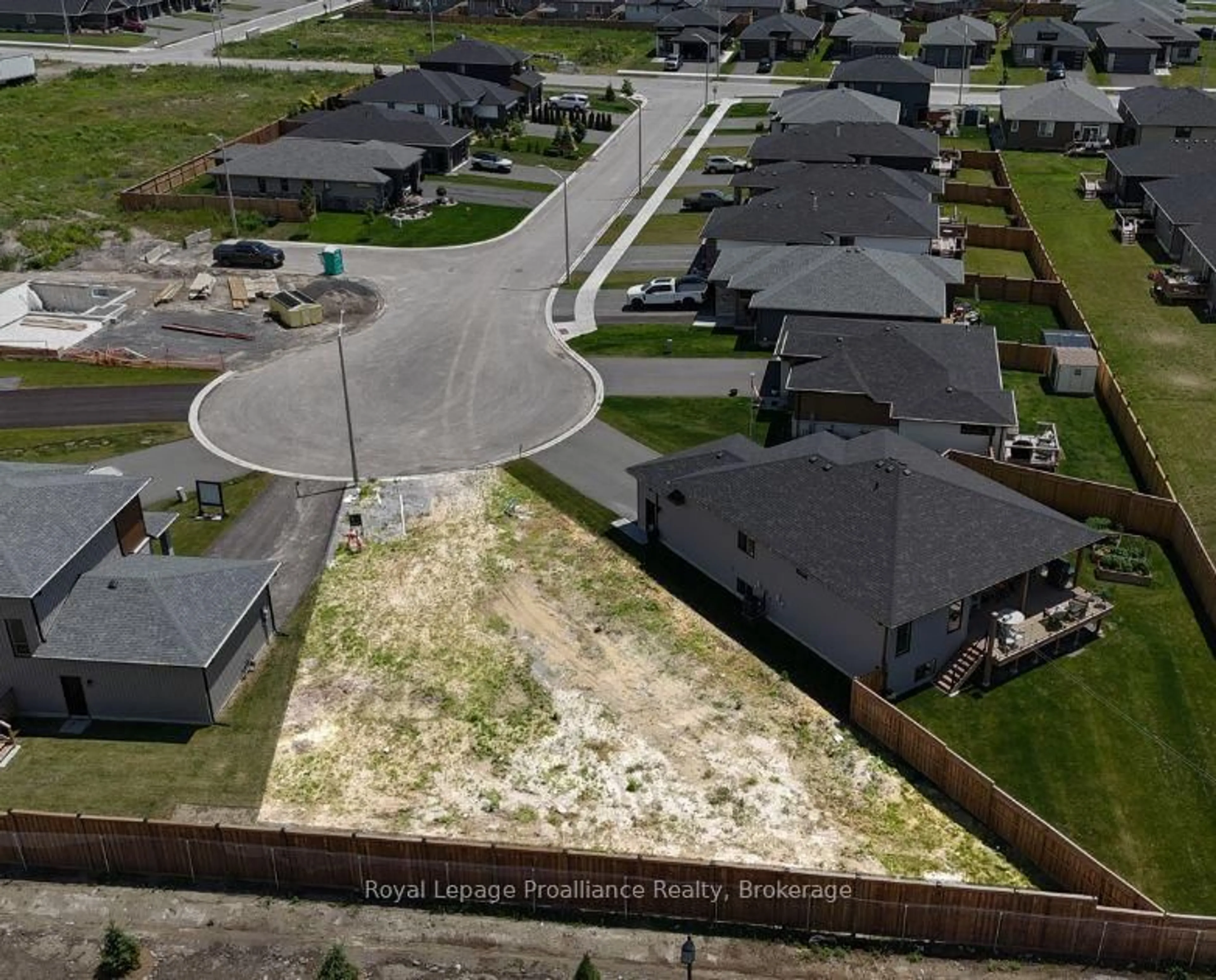 A pic from outside/outdoor area/front of a property/back of a property/a pic from drone, street for 20 Horton Crt, Belleville Ontario K8P 0G7