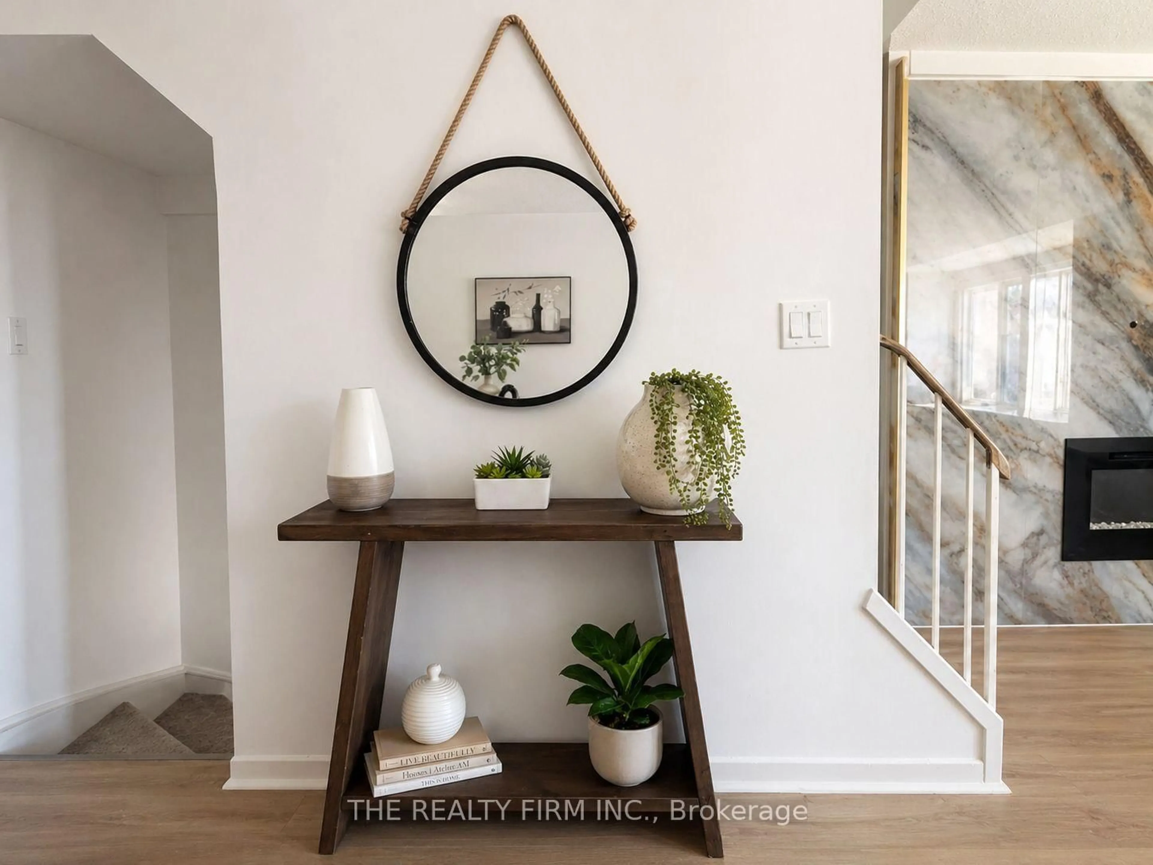 Indoor entryway for 700 Osgoode Dr #60, London South Ontario N6E 2H1