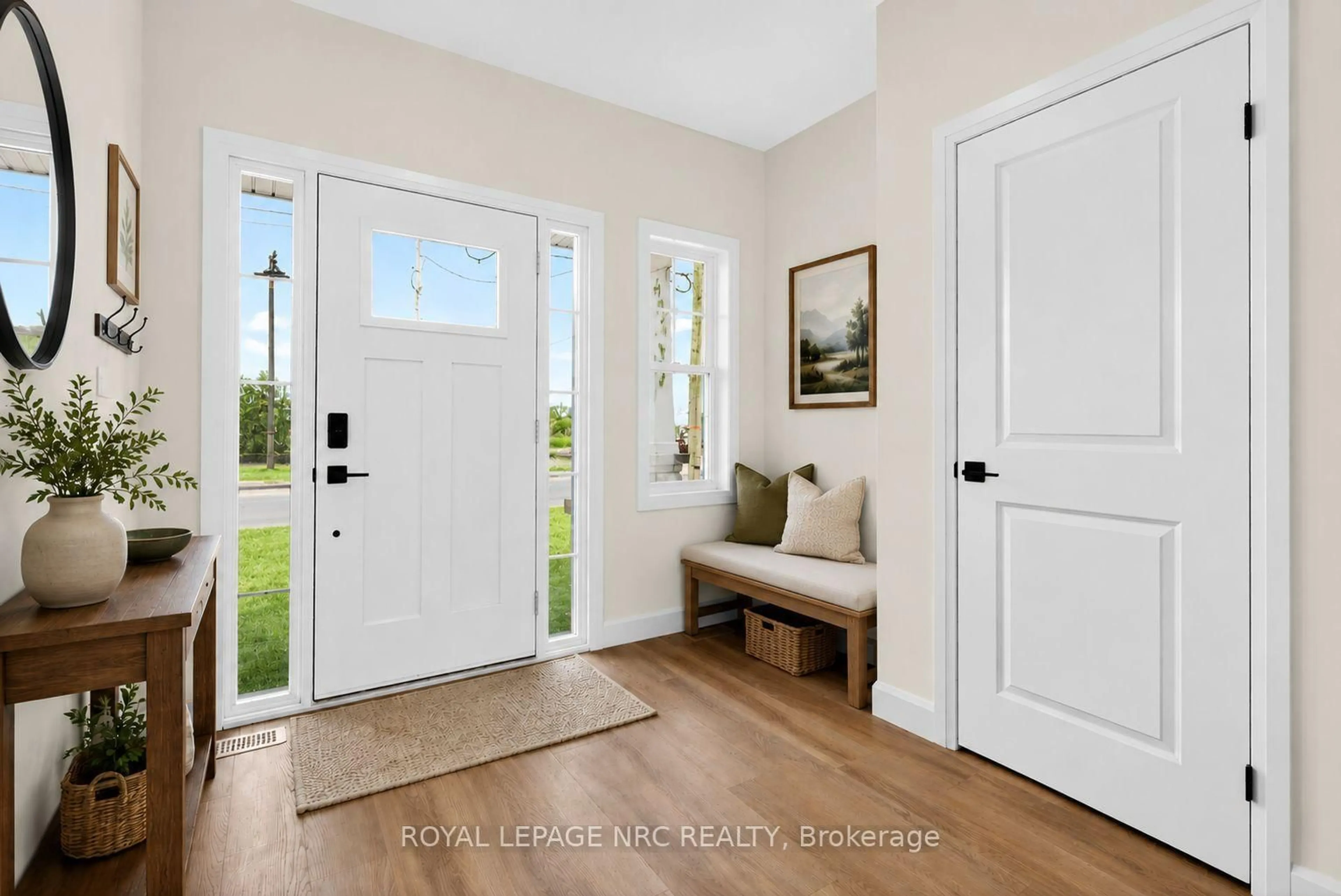 Indoor entryway for 96 Schooley Rd, Fort Erie Ontario L0S 1B0