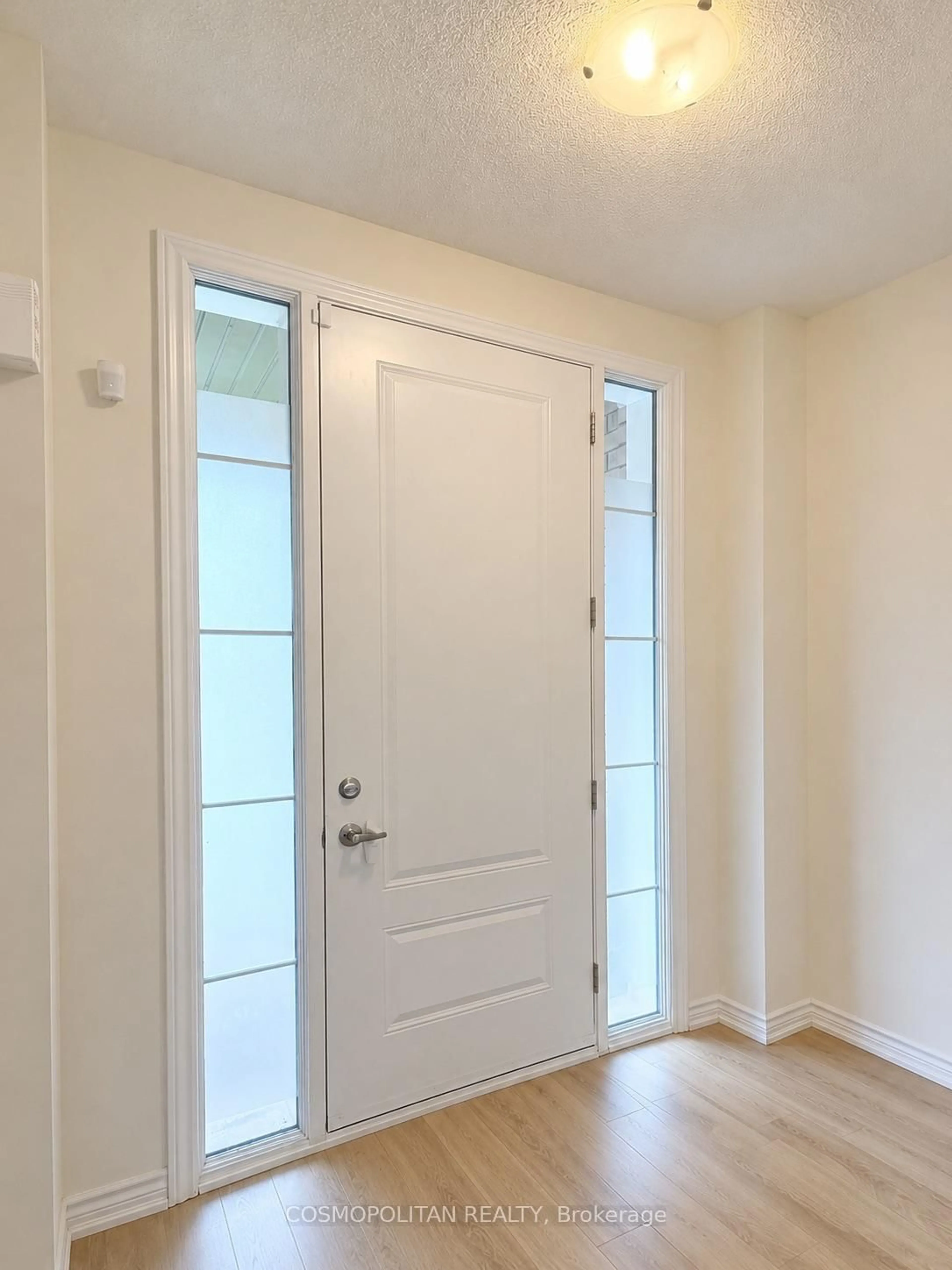 Indoor entryway for 111 Sanders Rd, Erin Ontario N0B 1T0