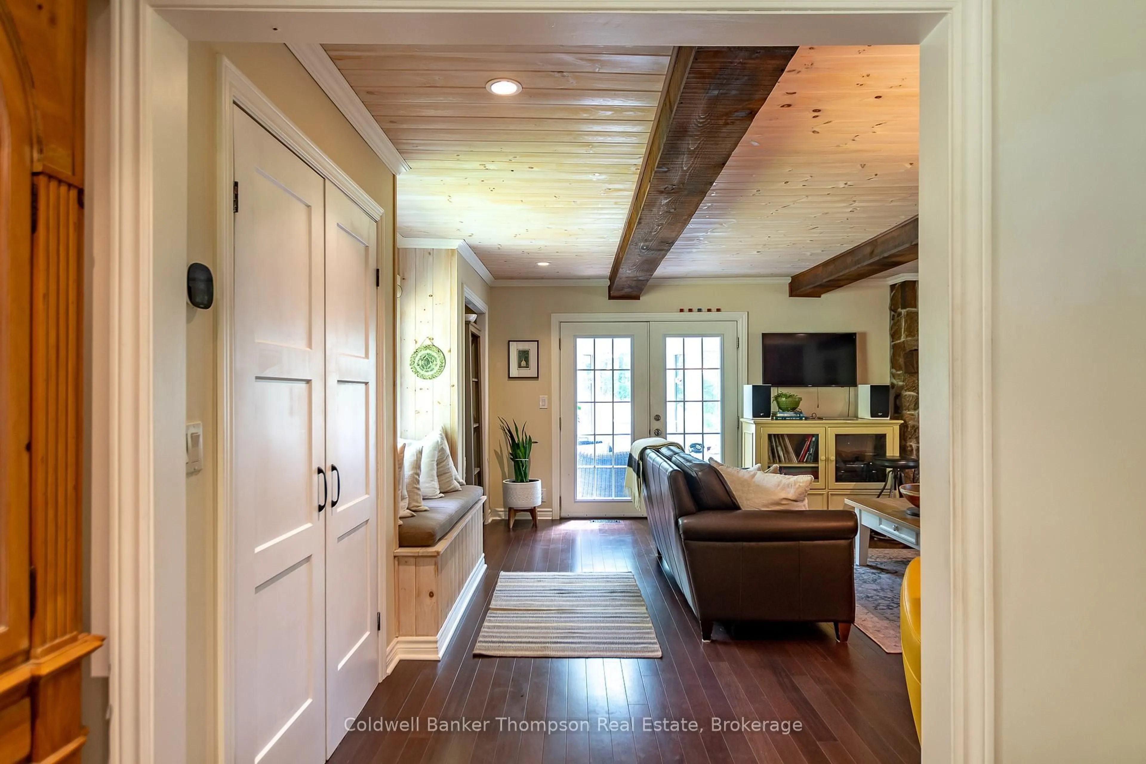 Indoor entryway for 2-2802 Muskoka 118 Rd, Muskoka Lakes Ontario P0B 1J0
