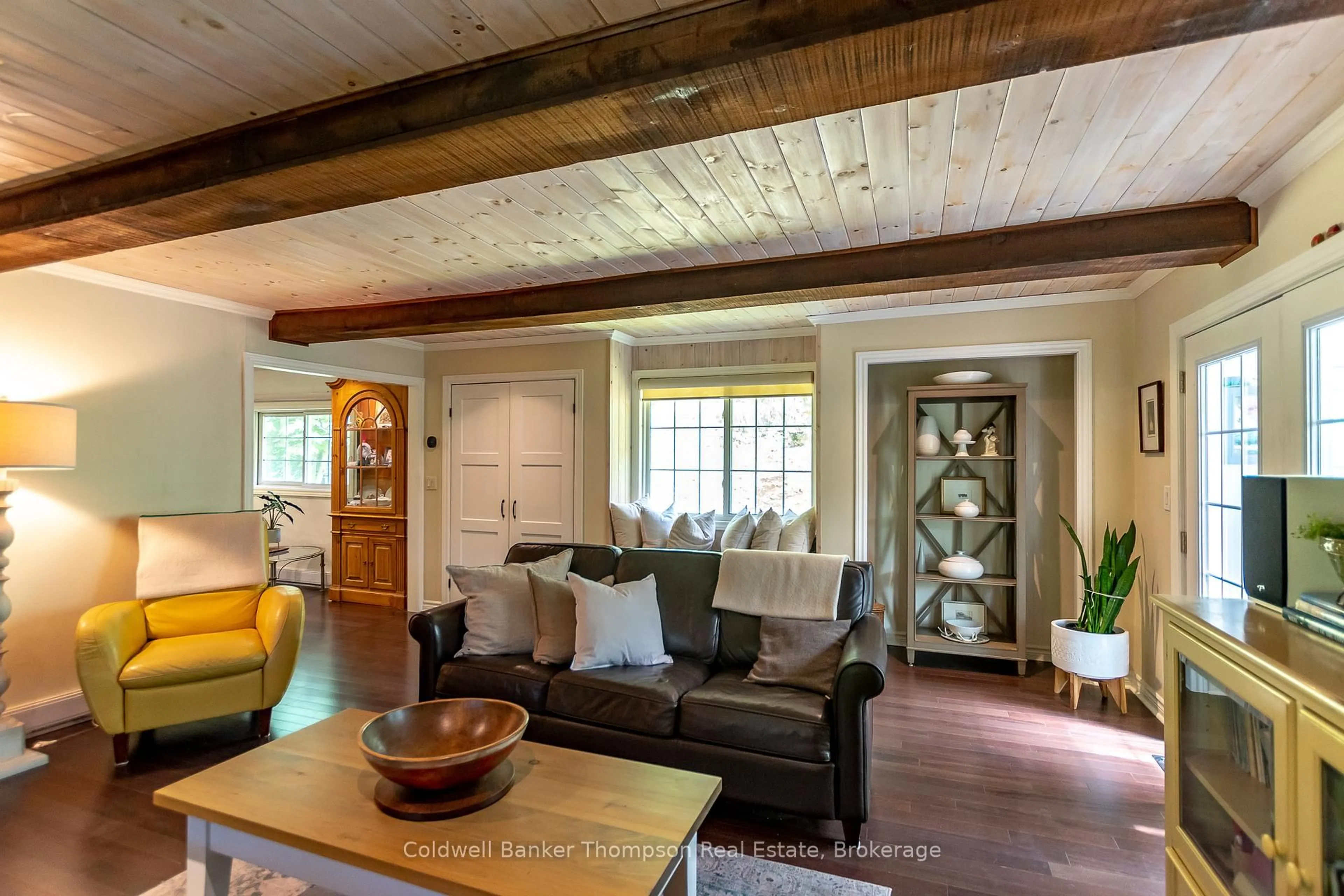 Living room with furniture, unknown for 2-2802 Muskoka 118 Rd, Muskoka Lakes Ontario P0B 1J0