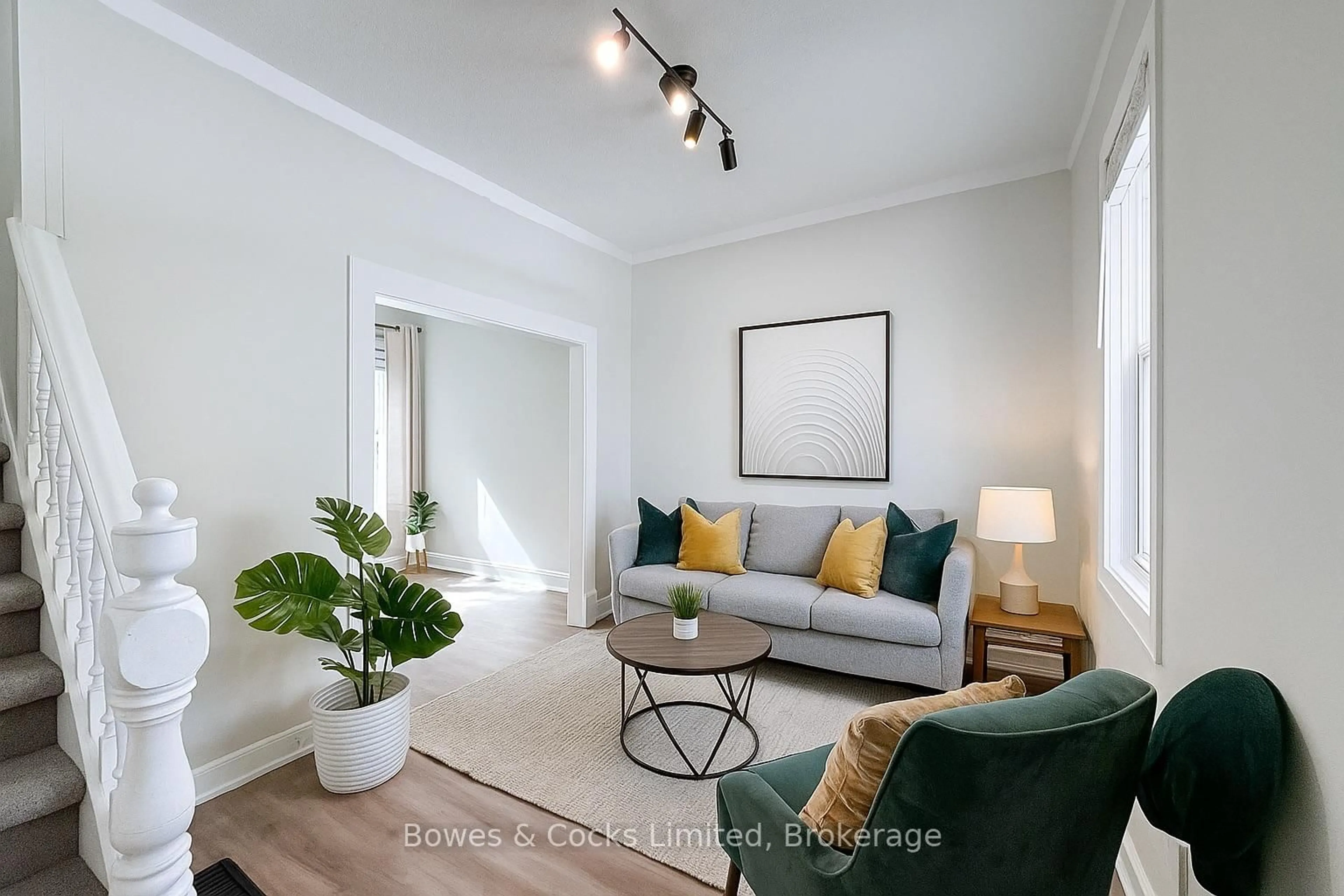 Living room with furniture, unknown for 383-387 Mark St, Peterborough Ontario K9H 1V8