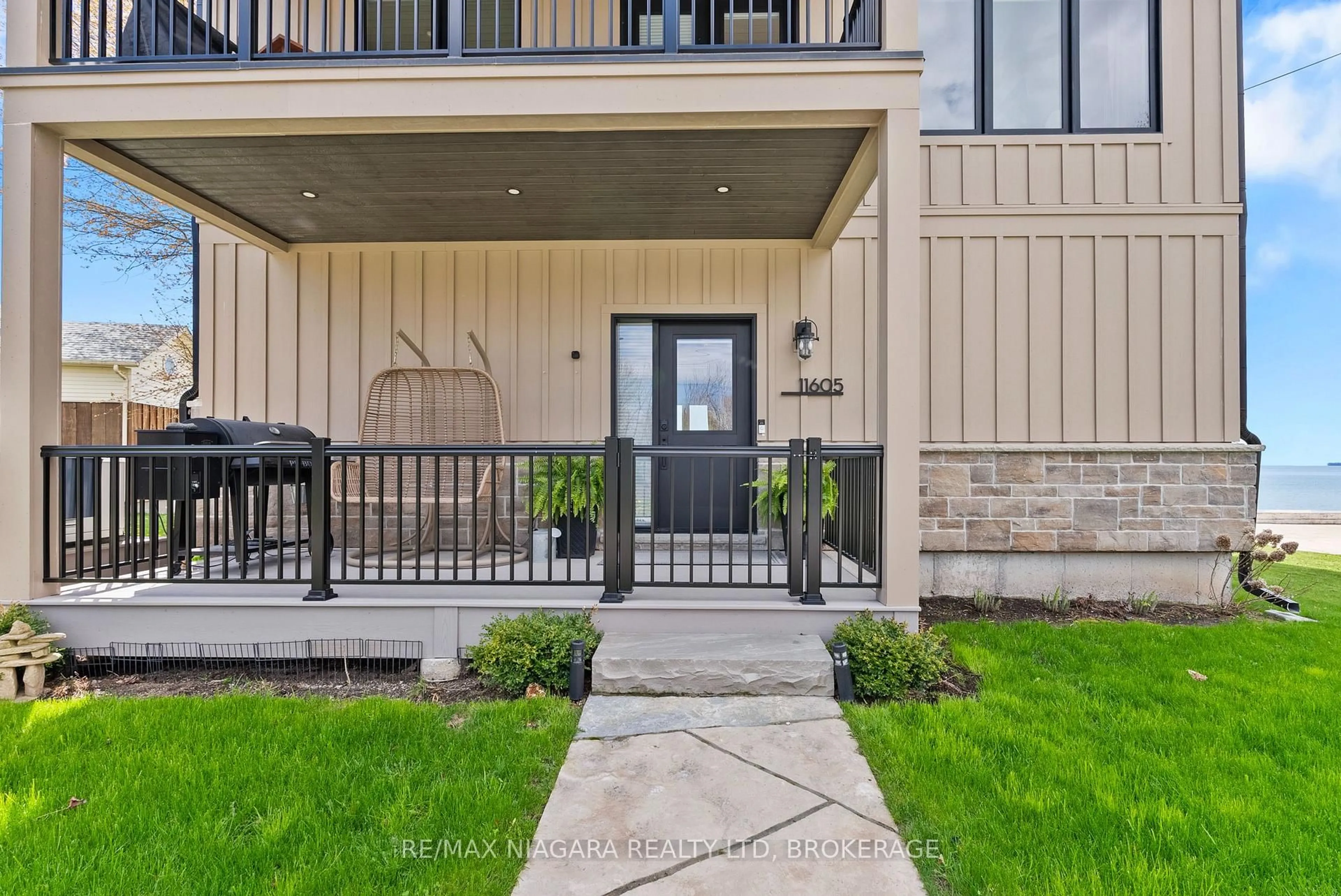 Indoor entryway for 11605 Beach Rd, Wainfleet Ontario L0S 1V0
