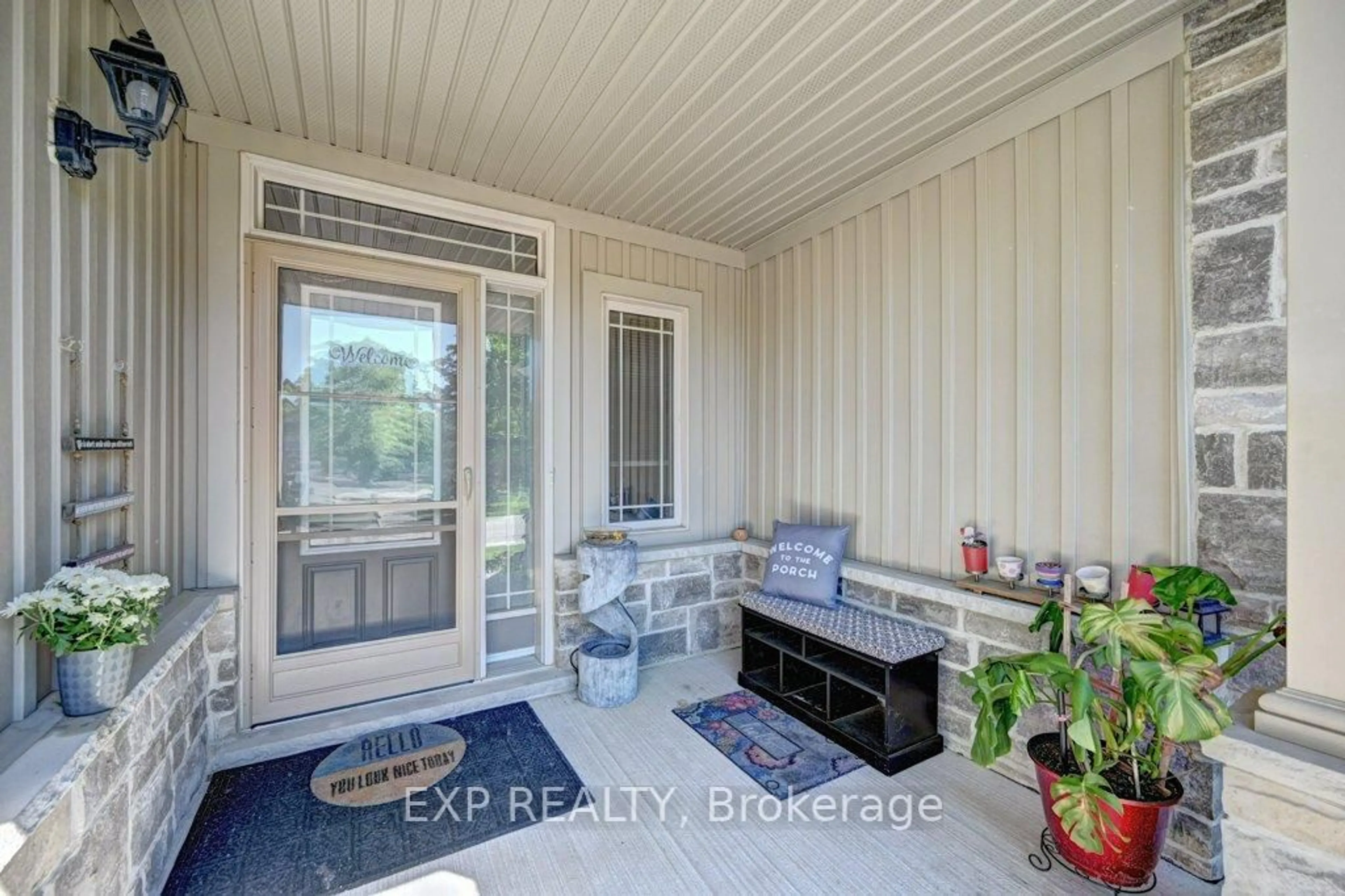 Indoor entryway for 795 Laurelwood Dr #A3, Waterloo Ontario N2V 0A3