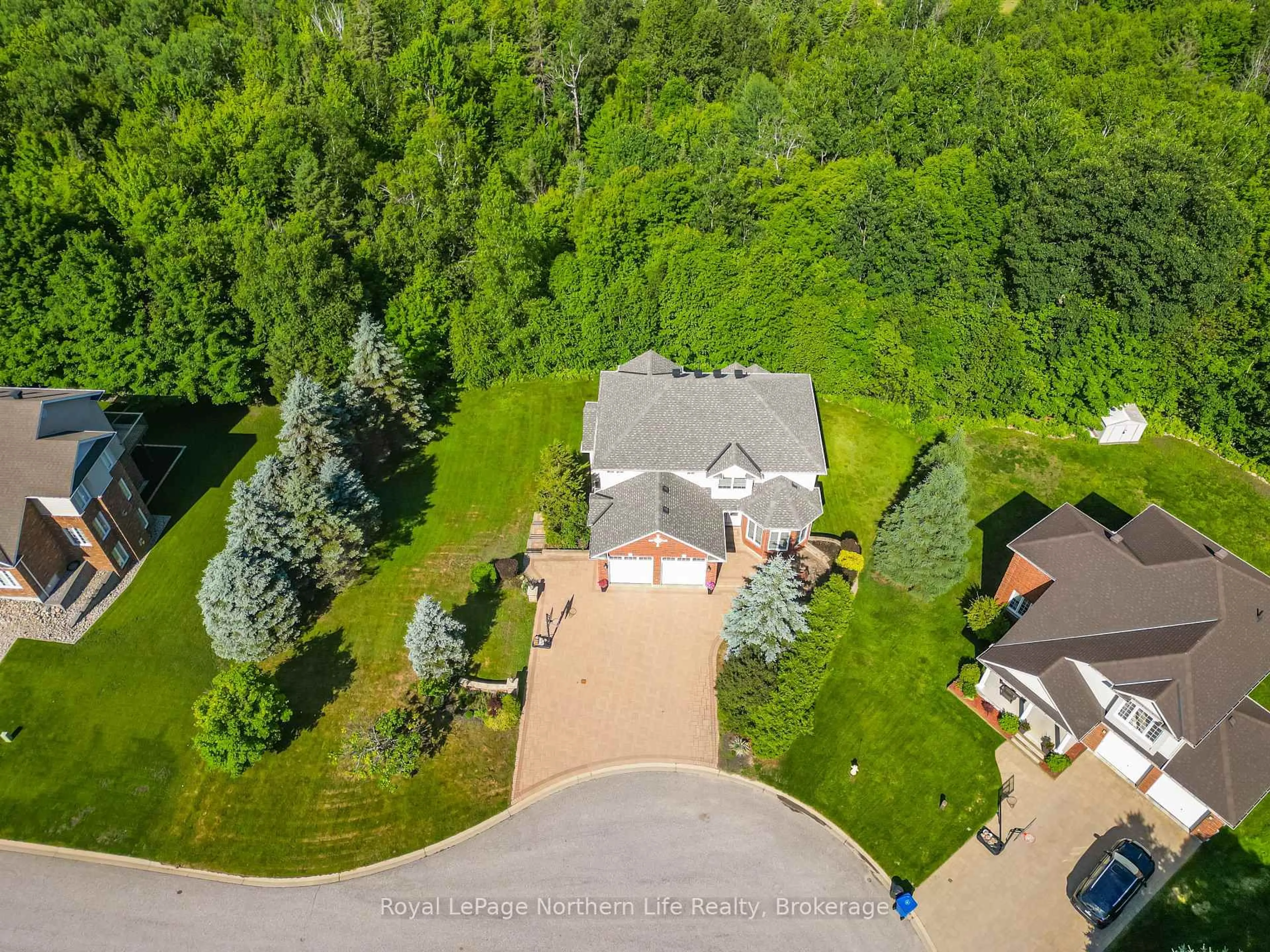 A pic from outside/outdoor area/front of a property/back of a property/a pic from drone, unknown for 70 Kenwood Hills Dr, North Bay Ontario P1C 1M3