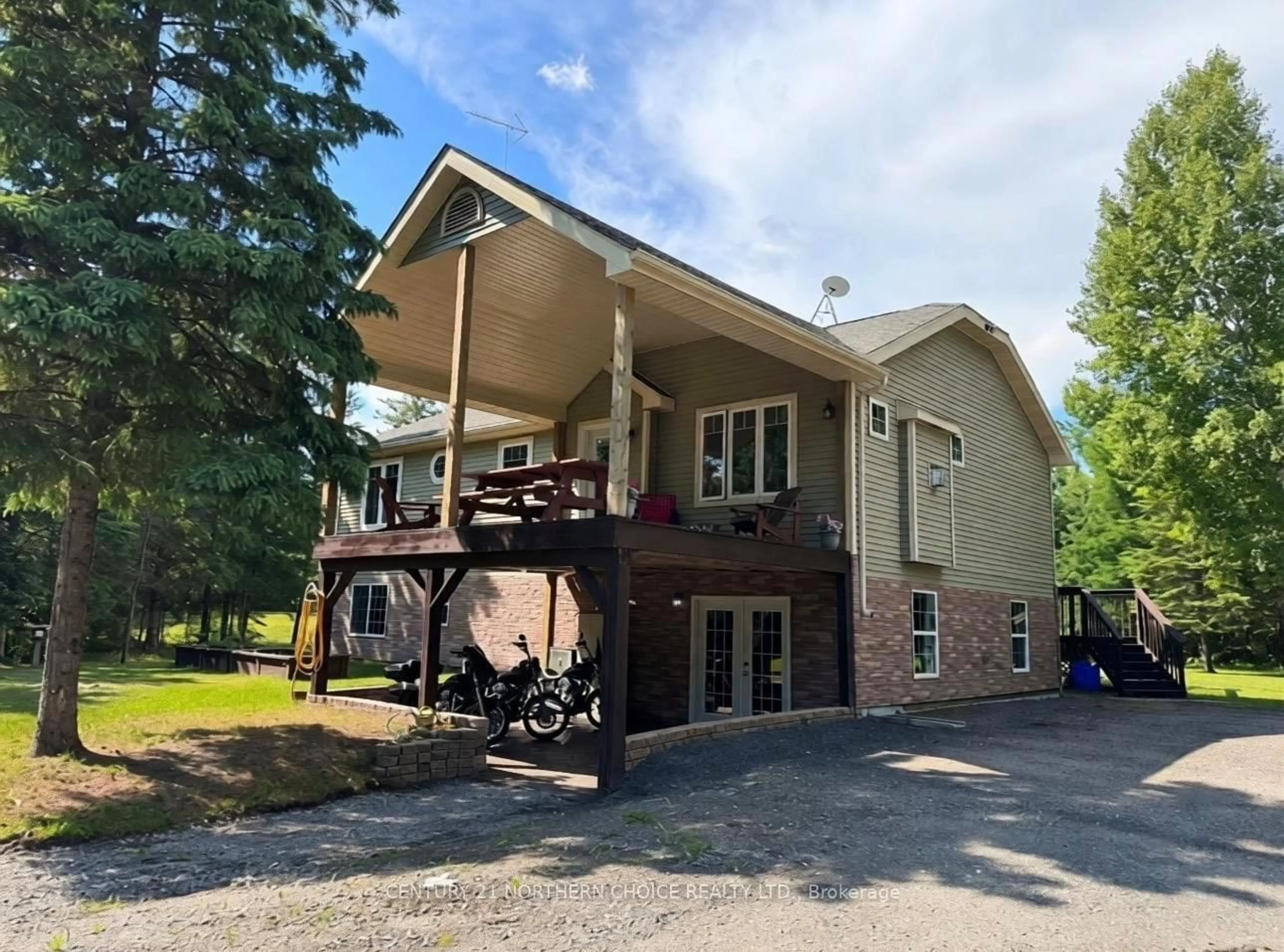 A pic from outside/outdoor area/front of a property/back of a property/a pic from drone, building for 425 Emo Rd, Emo Ontario P0W 1E0