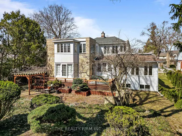 15 Mayfair Dr, London East 3