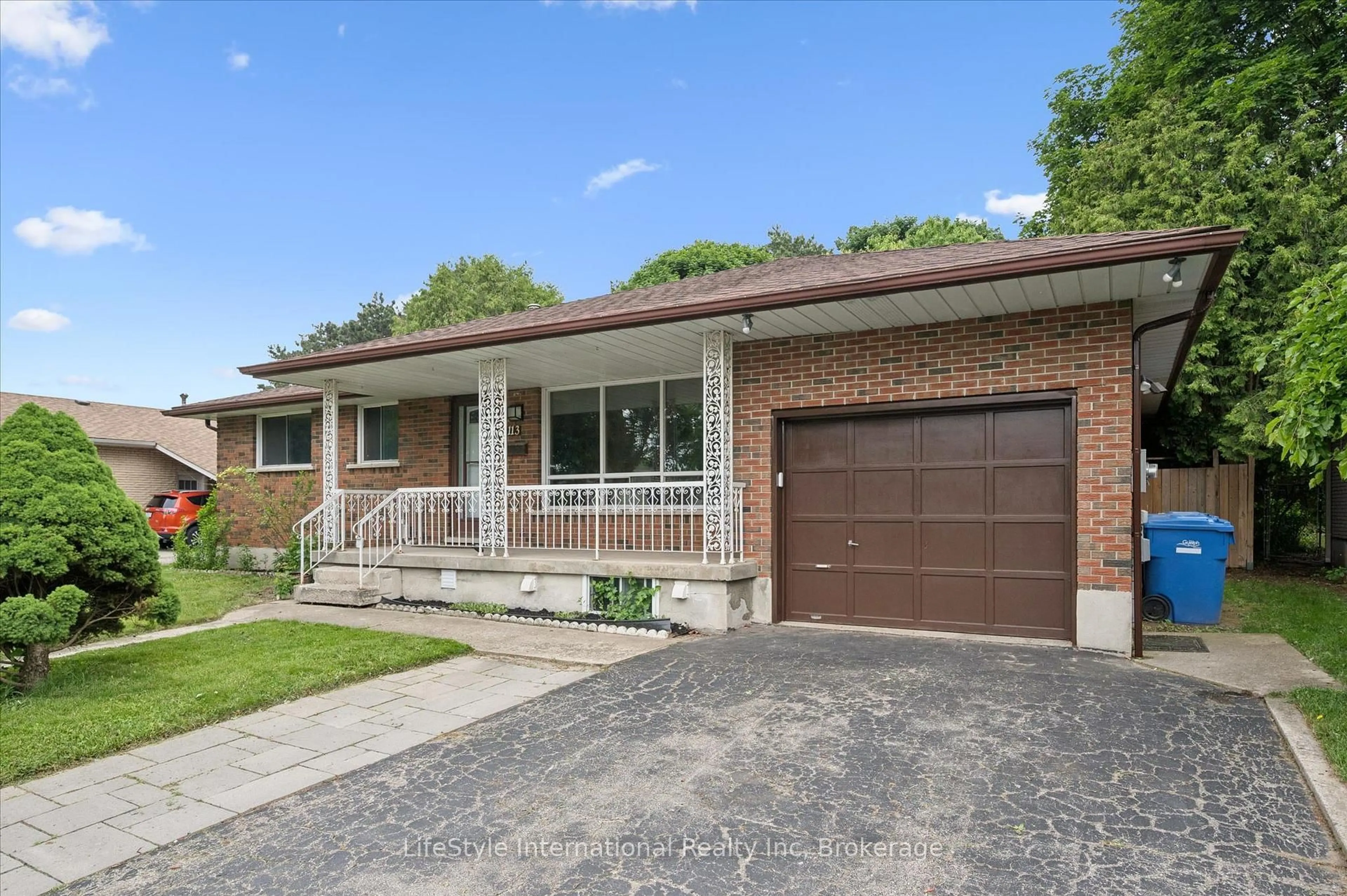 Home with brick exterior material, street for 113 Applewood Cres, Guelph Ontario N1H 6B3