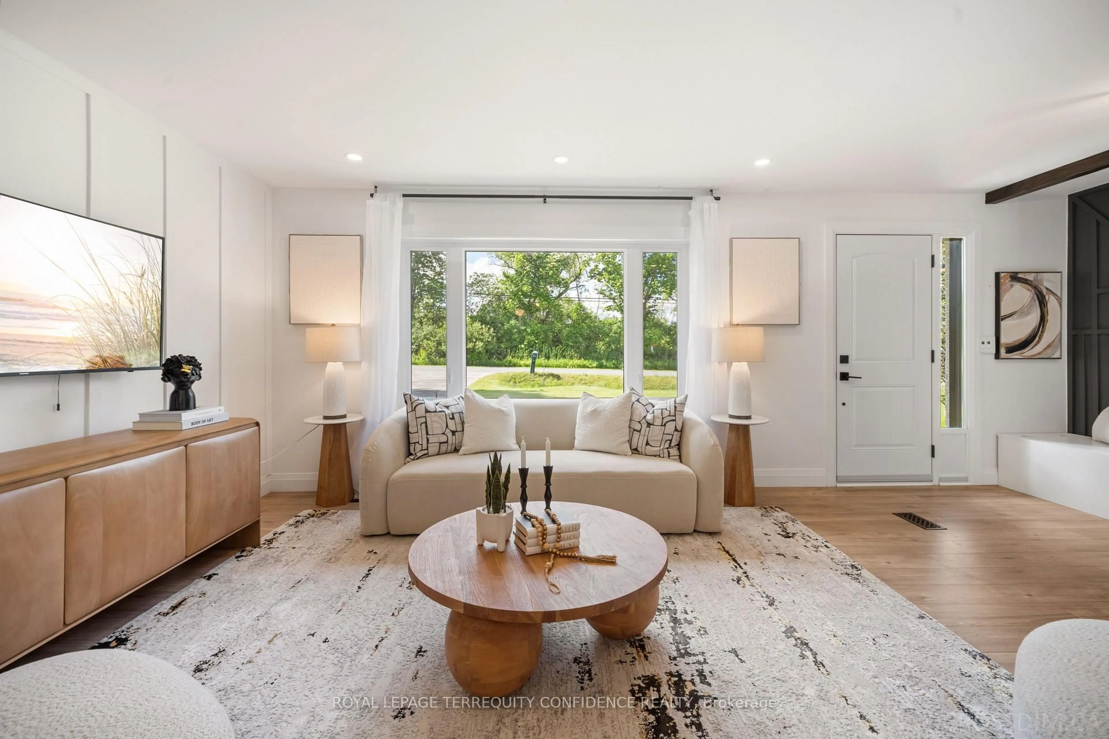 Living room with furniture, unknown for 1427 Stewart Line, Cavan Monaghan Ontario L0A 1C0