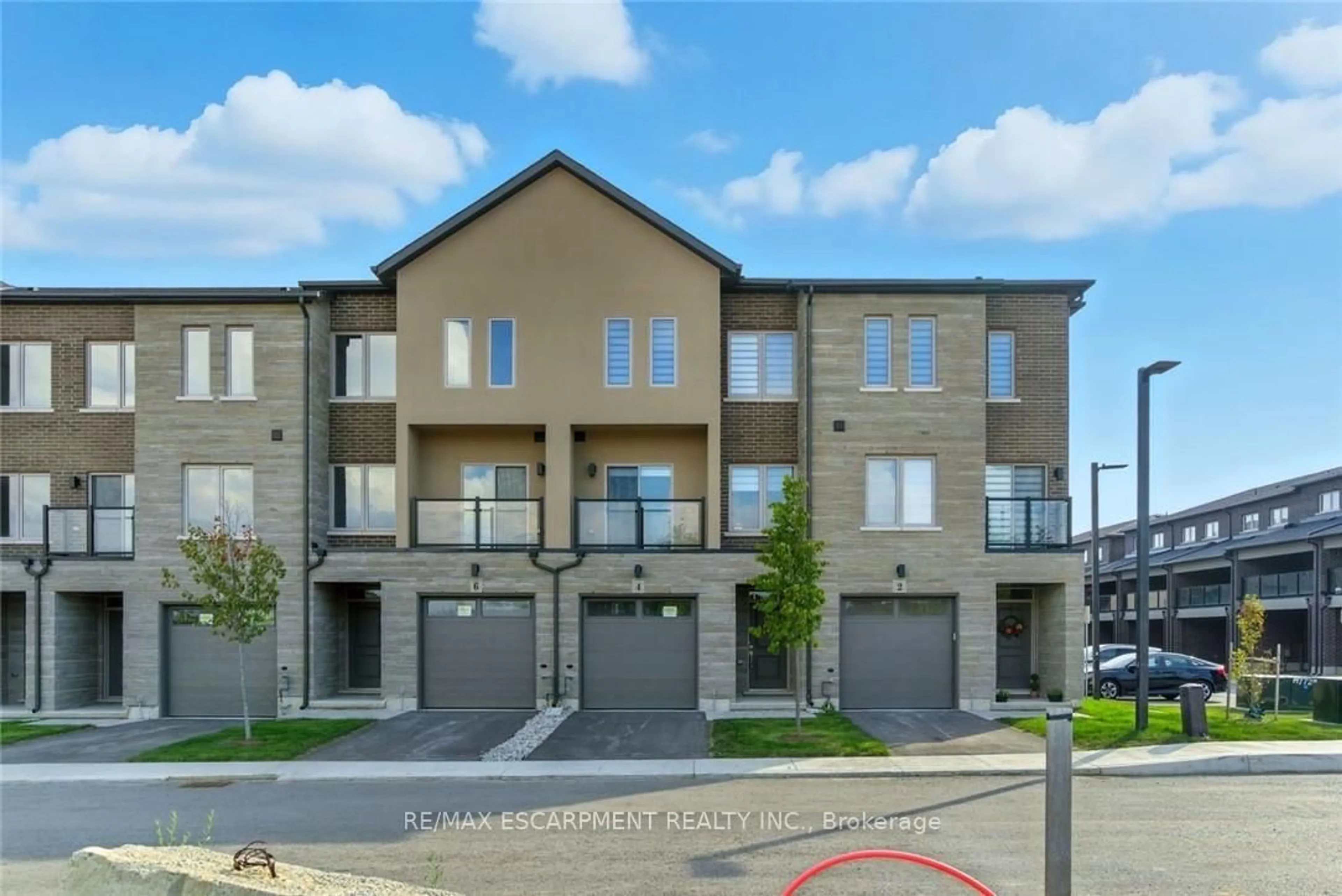 A pic from outside/outdoor area/front of a property/back of a property/a pic from drone, unknown for 4 Clear Valley Lane, Hamilton Ontario L0R 1W0