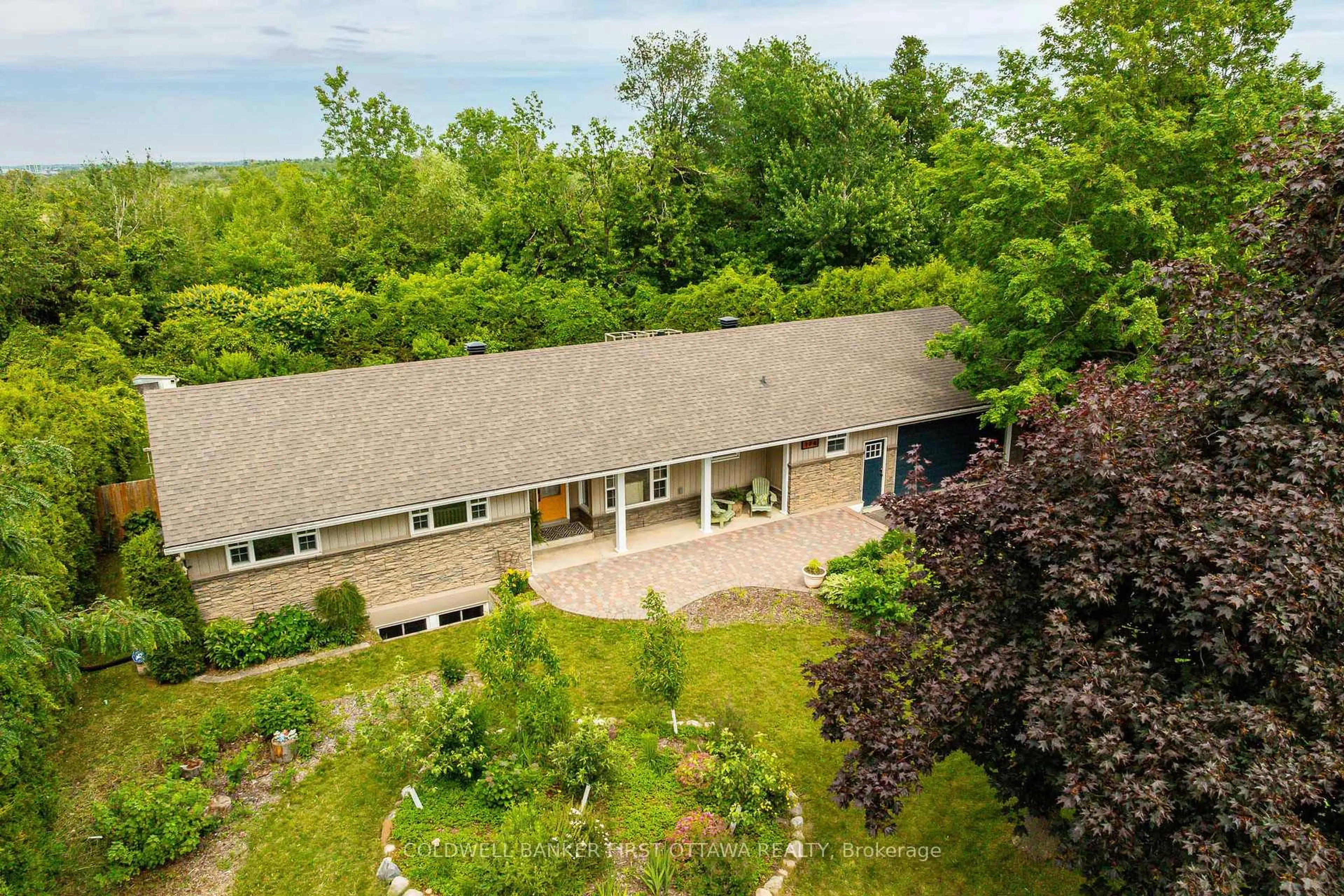 A pic from outside/outdoor area/front of a property/back of a property/a pic from drone, unknown for 174 Lloydalex Cres, Carp Ontario K0A 1L0