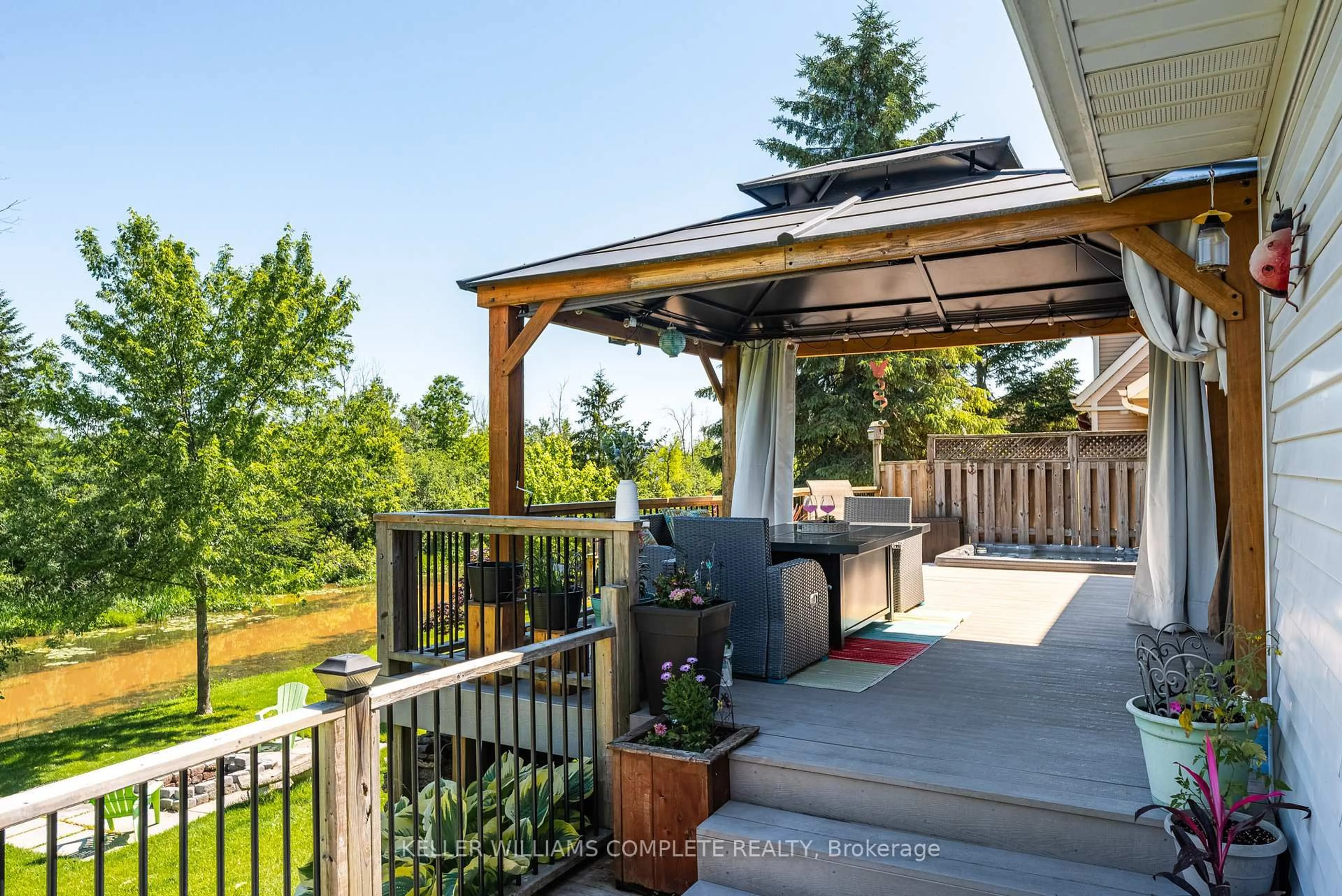 Patio, unknown for 3486 East Main St, Fort Erie Ontario L0S 1S0