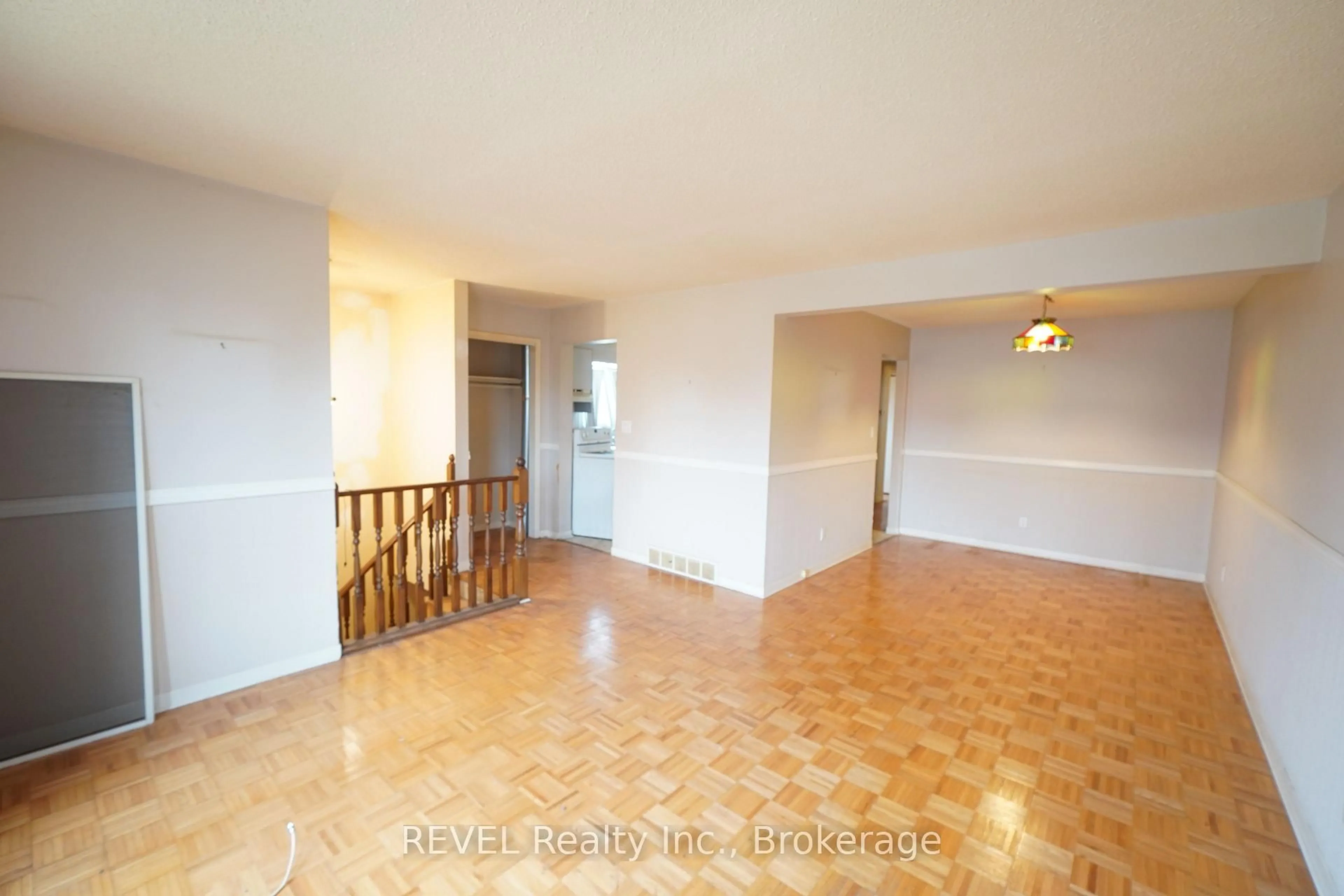 A pic of a room for 7468 Alex Ave, Niagara Falls Ontario L2G 7V1