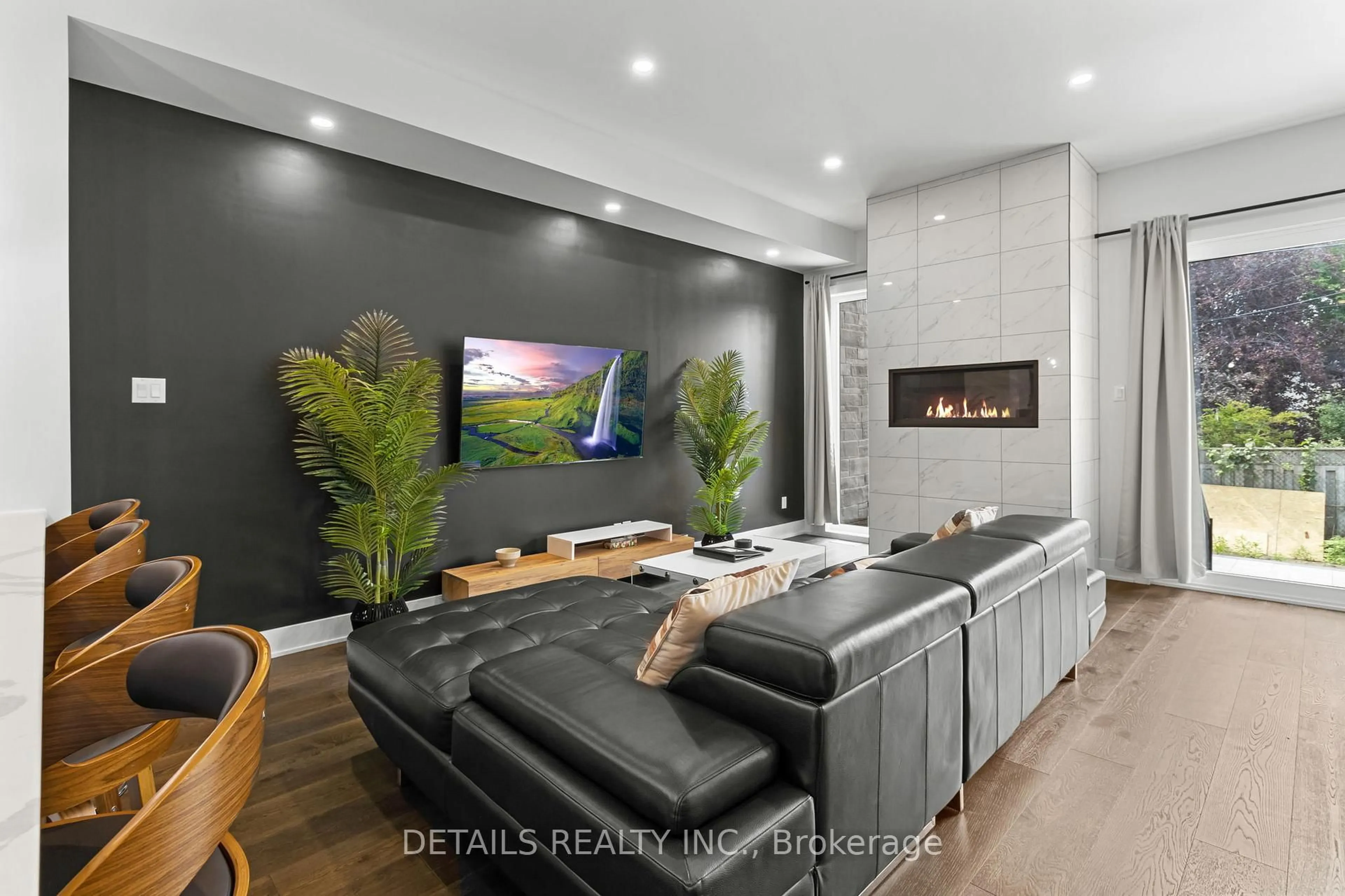 Home theater for 2691 Violet St, Ottawa Ontario K2B 6X1
