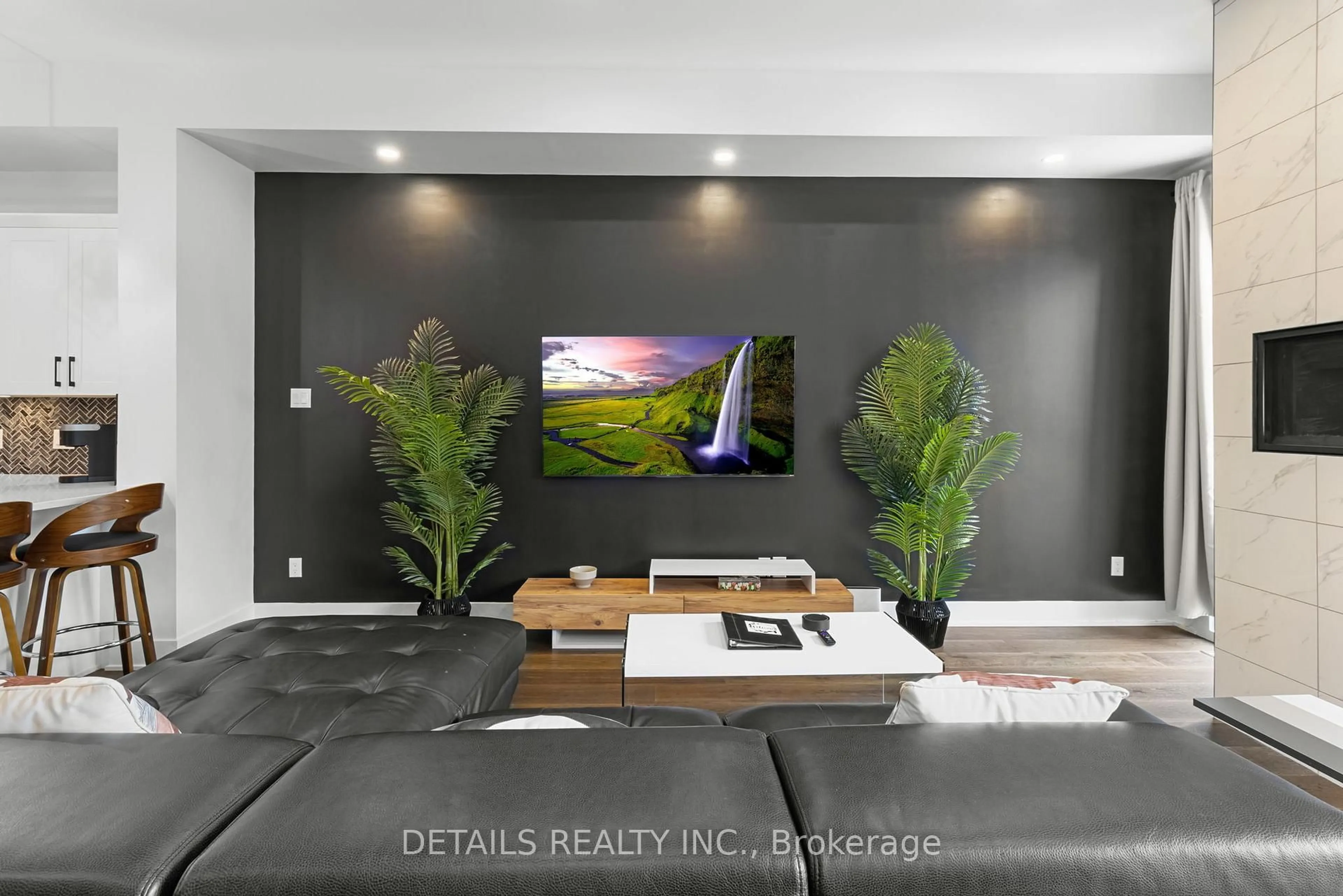 Home theater for 2691 Violet St, Ottawa Ontario K2B 6X1