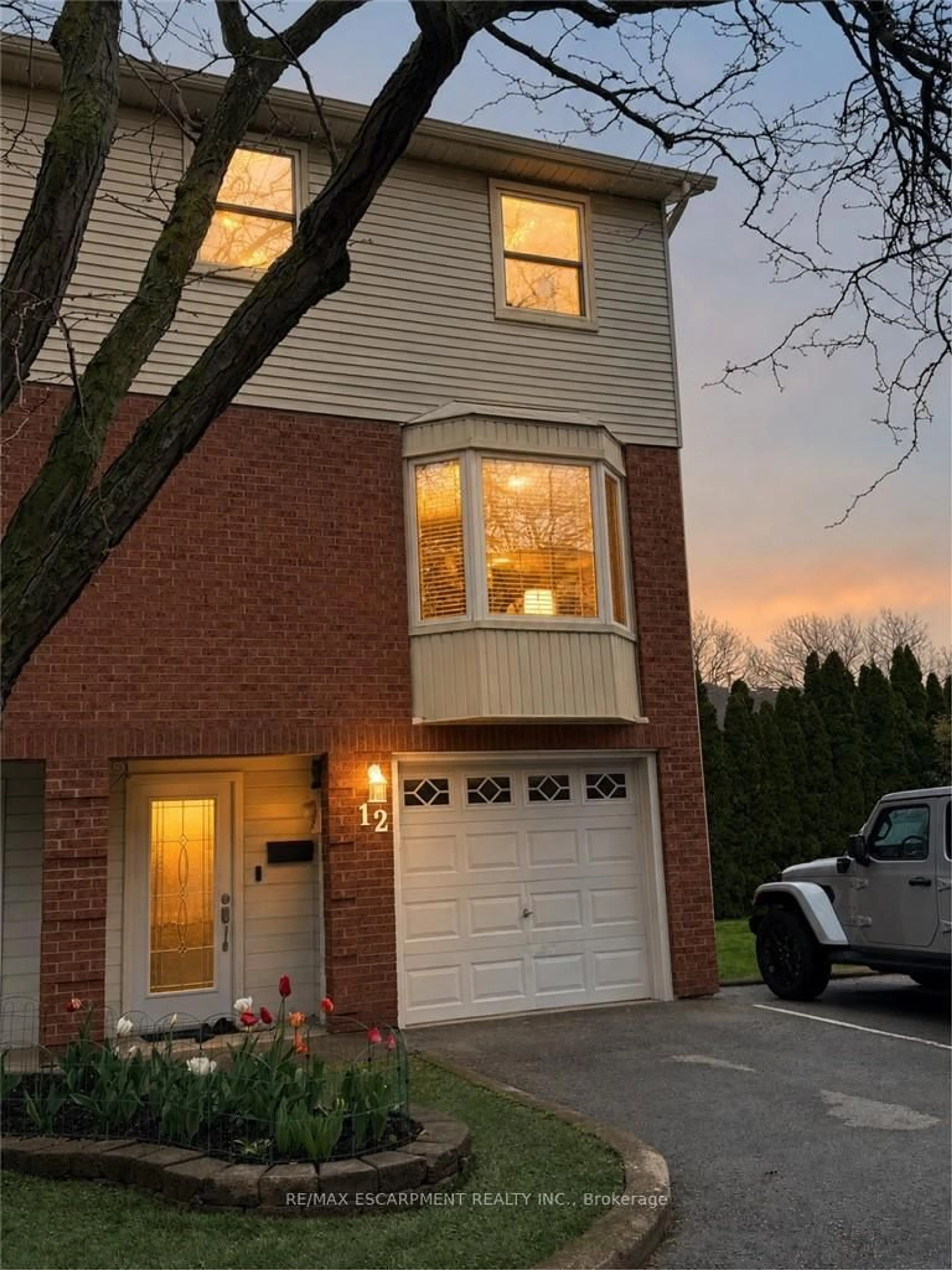 Home with brick exterior material, street for 130 Livingston Ave #12, Grimsby Ontario L3M 4W5