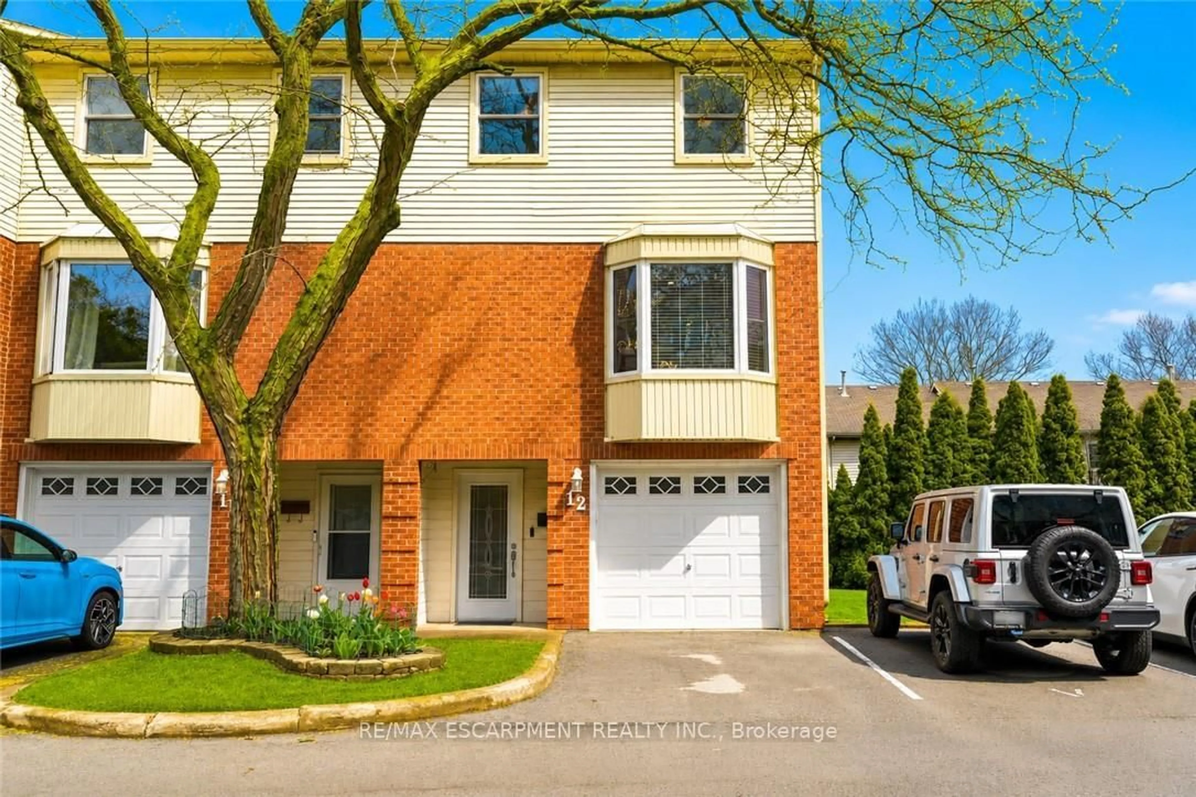 Home with brick exterior material, street for 130 Livingston Ave #12, Grimsby Ontario L3M 4W5