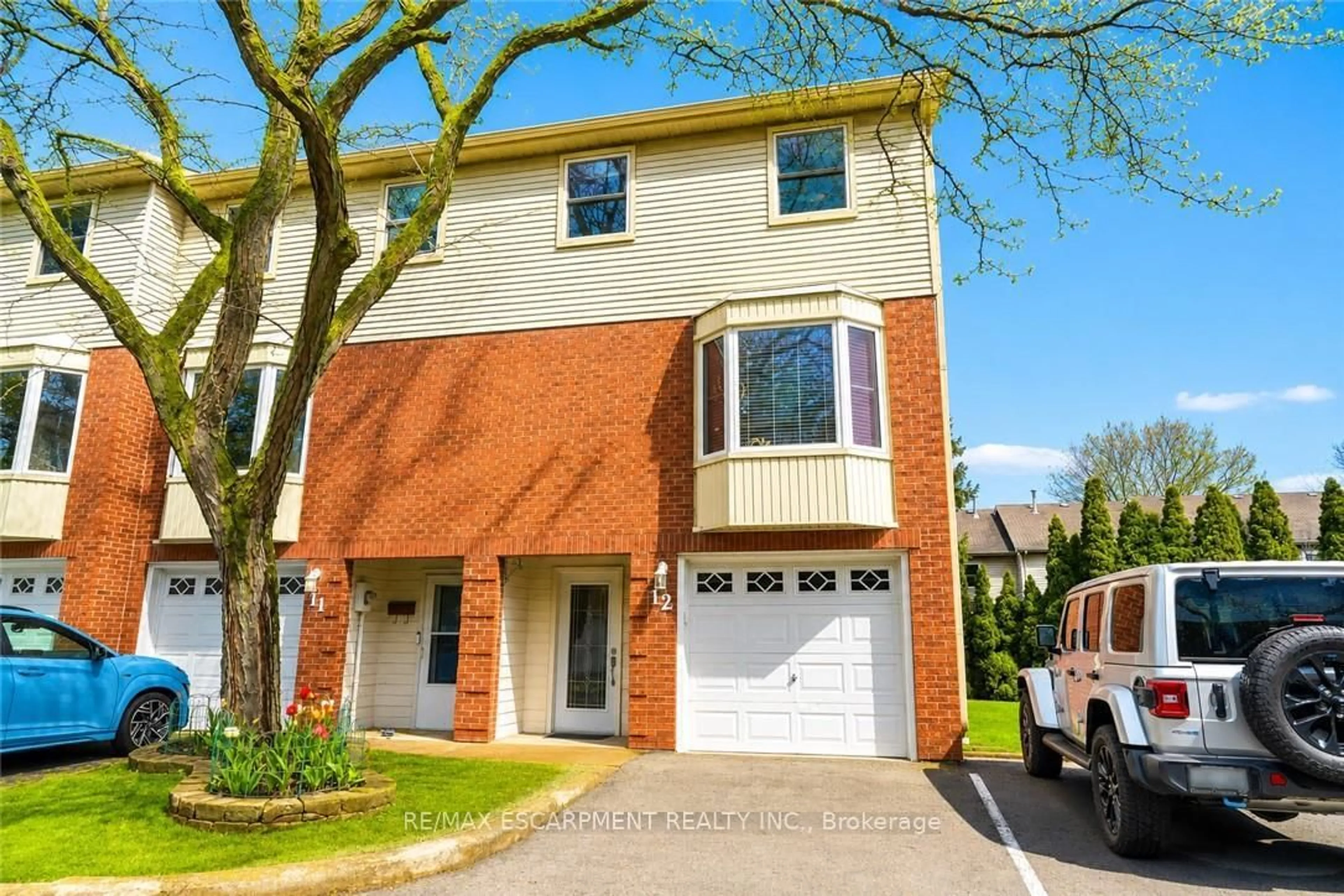 Home with brick exterior material, street for 130 Livingston Ave #12, Grimsby Ontario L3M 4W5