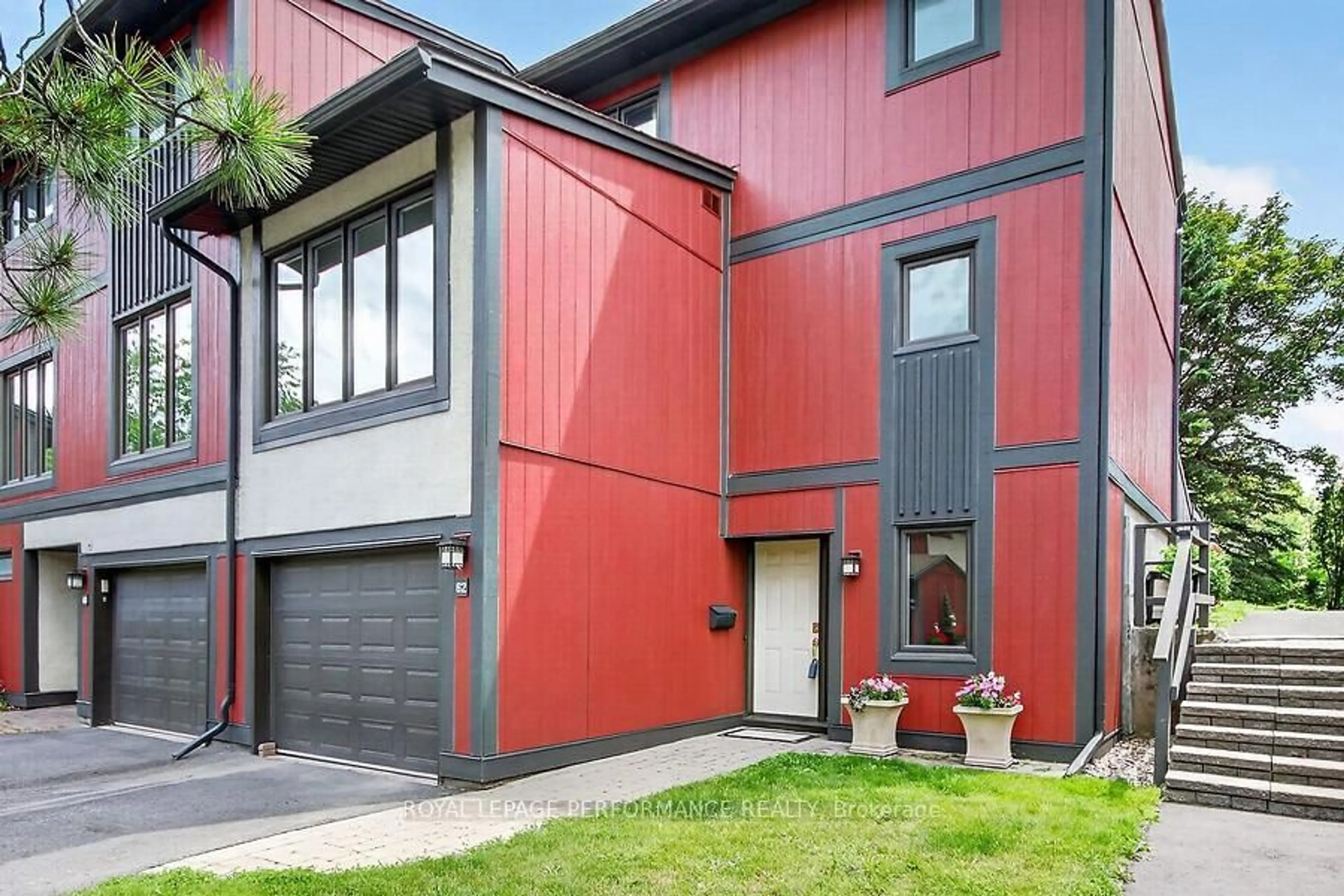 Home with vinyl exterior material, street for 280 McClellan Rd #62, Ottawa Ontario K2H 8P8