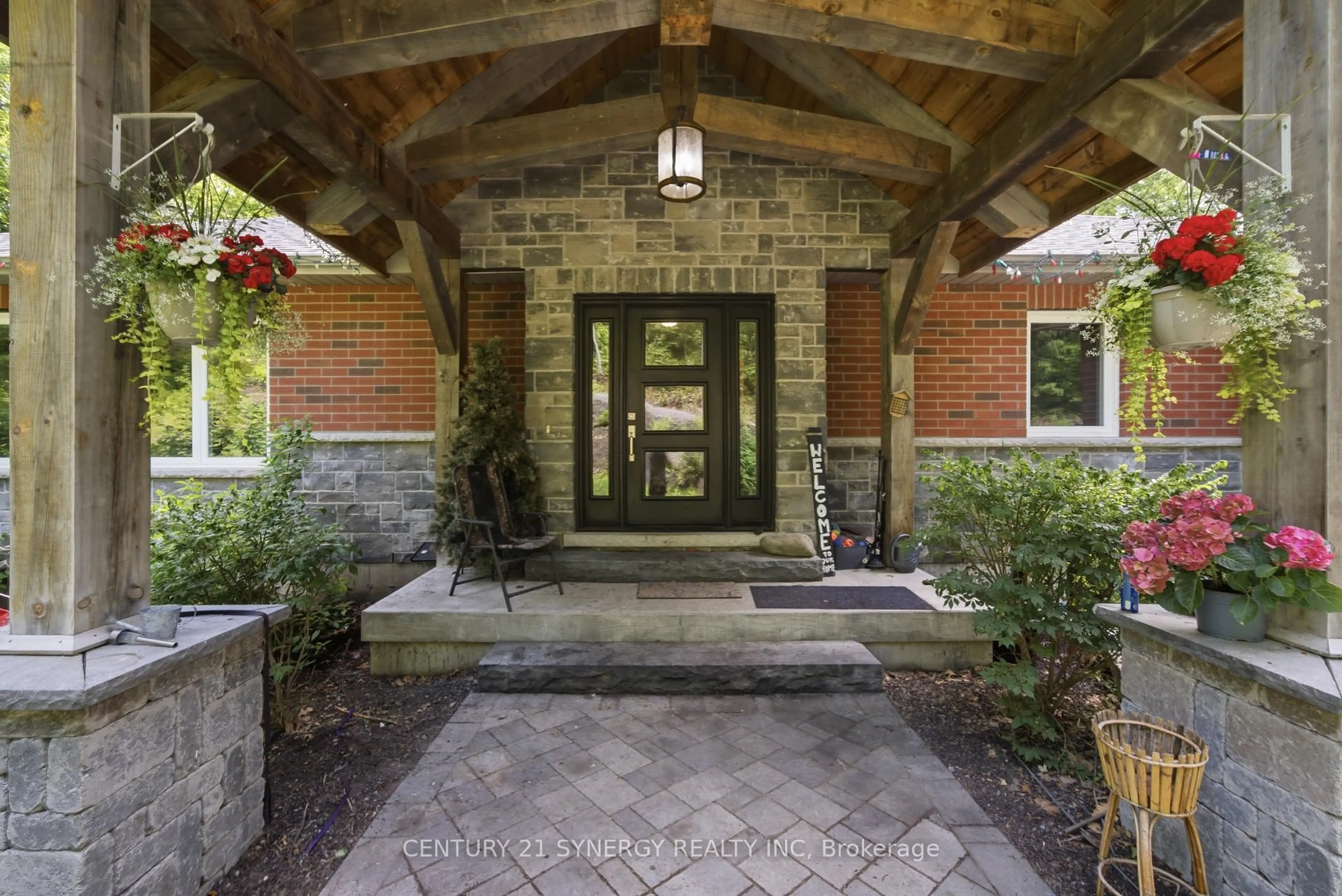Indoor entryway for 376 Gallivan Rd, Stirling Ontario K0K 3E0