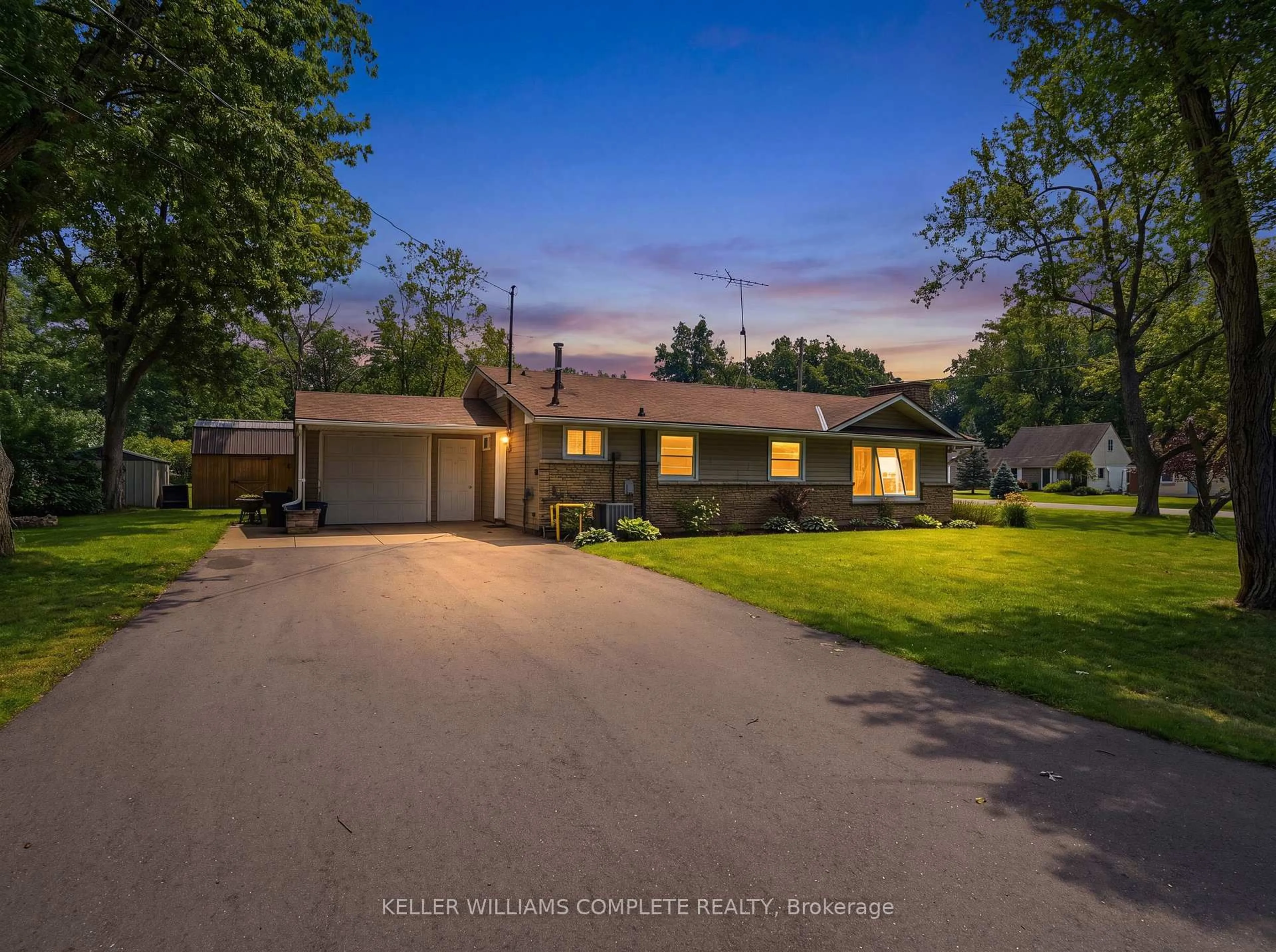 A pic from outside/outdoor area/front of a property/back of a property/a pic from drone, street for 3780 Summit Ave, Fort Erie Ontario L0S 1N0
