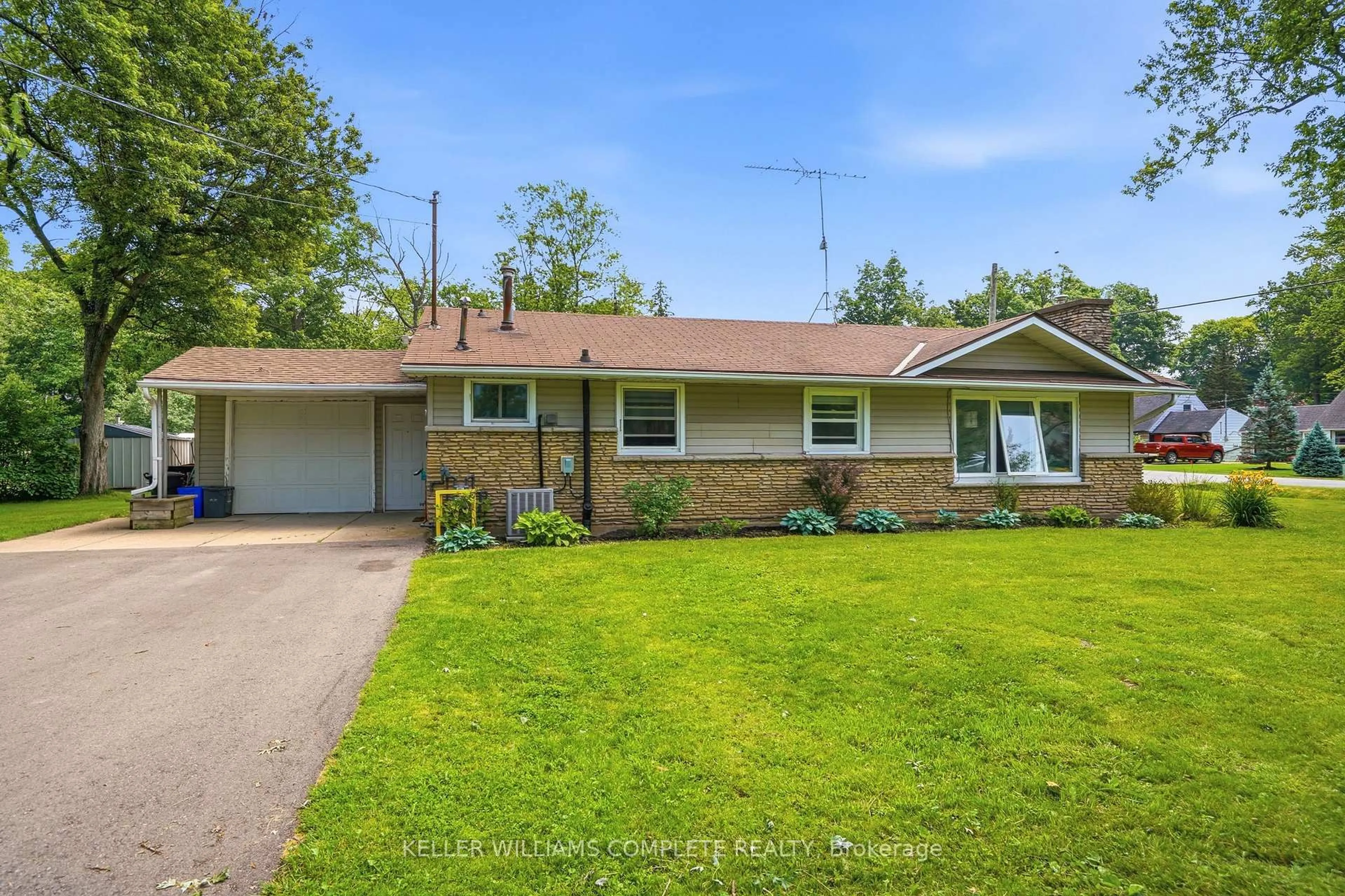 Home with vinyl exterior material, street for 3780 Summit Ave, Fort Erie Ontario L0S 1N0