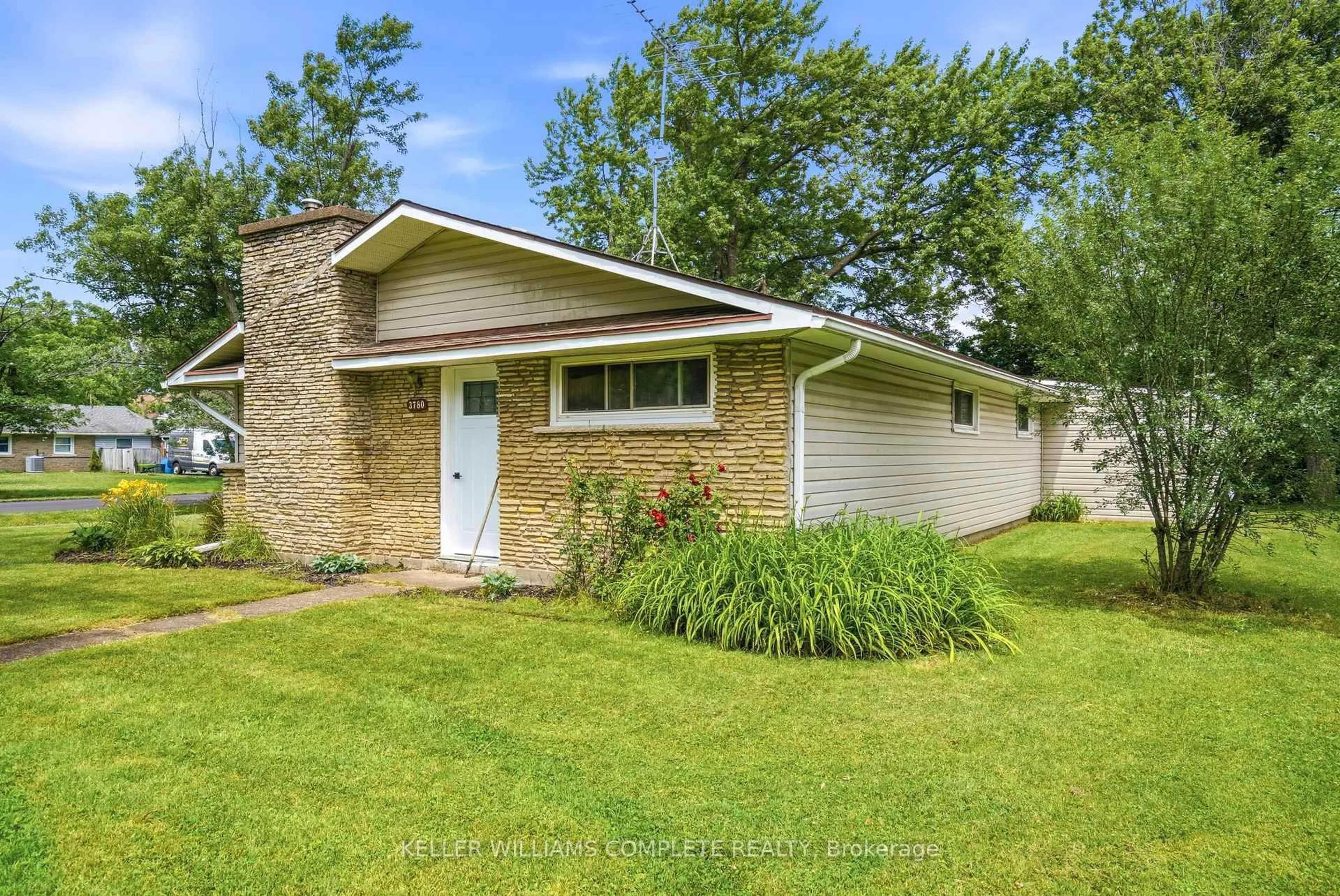 Home with vinyl exterior material, street for 3780 Summit Ave, Fort Erie Ontario L0S 1N0