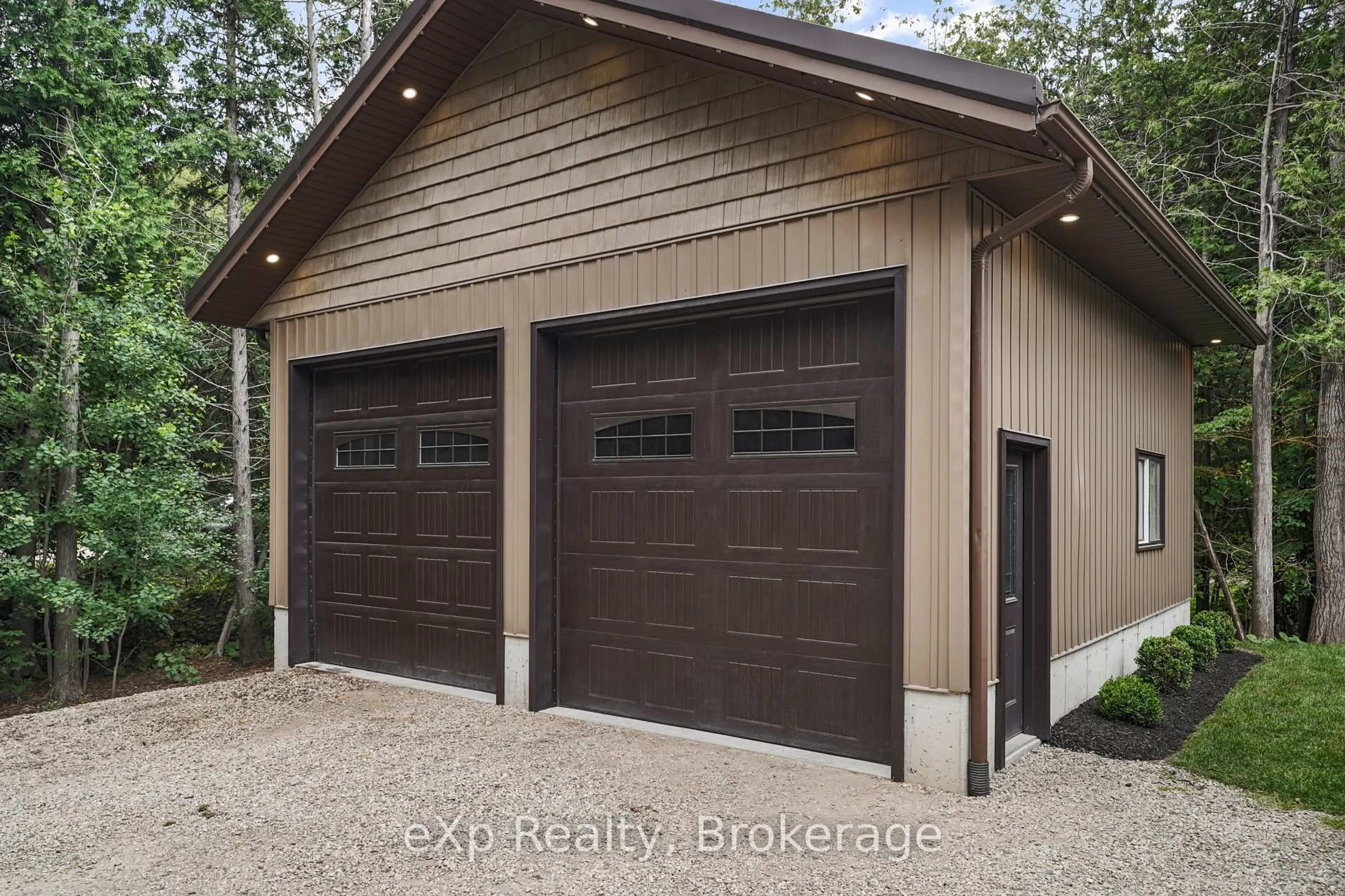 Indoor garage for 1509 Cedar Spring Rd, Woolwich Ontario N3B 2Z1
