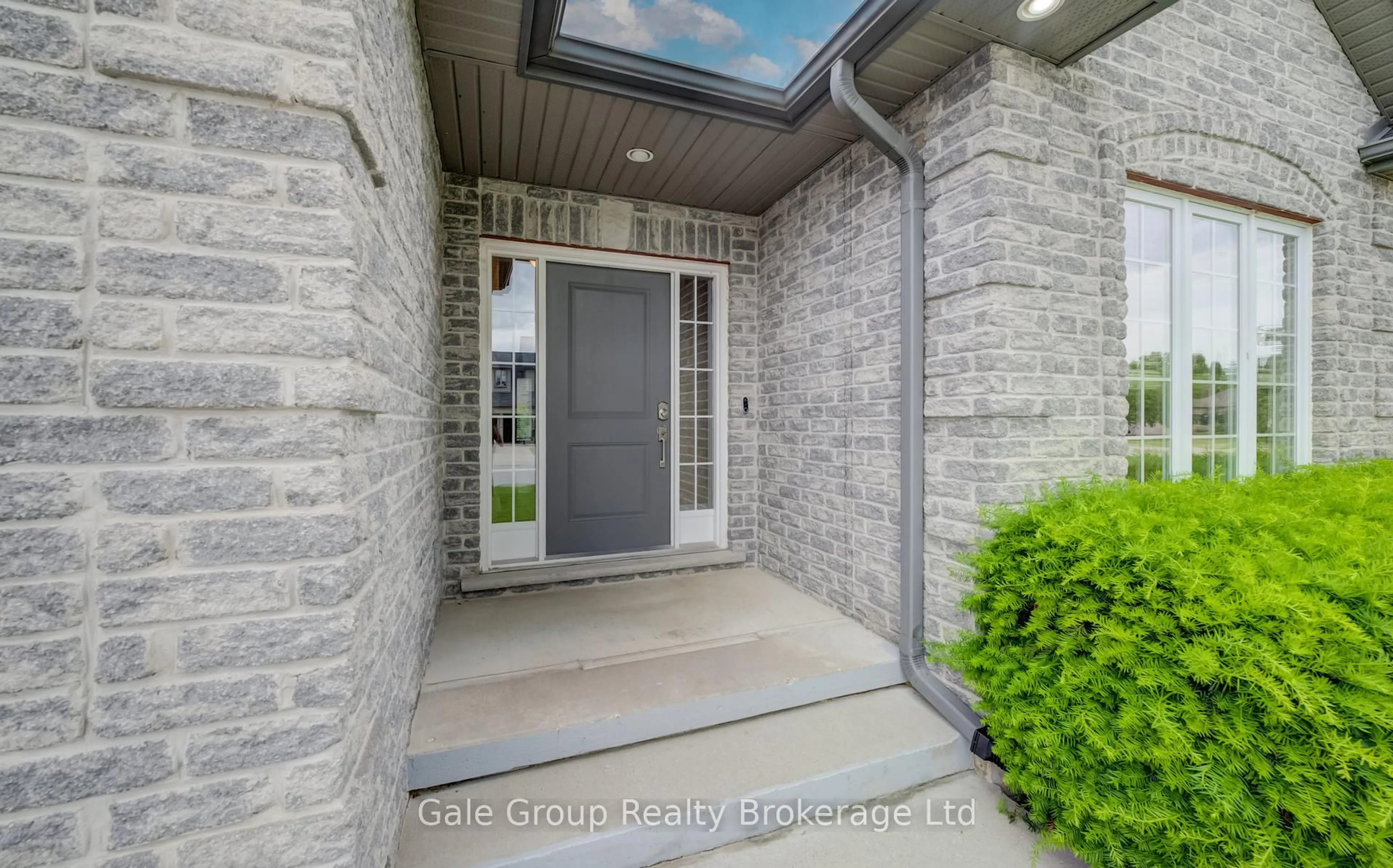 Indoor entryway for 47 Graydon Dr, South-West Oxford Ontario N0J 1N0