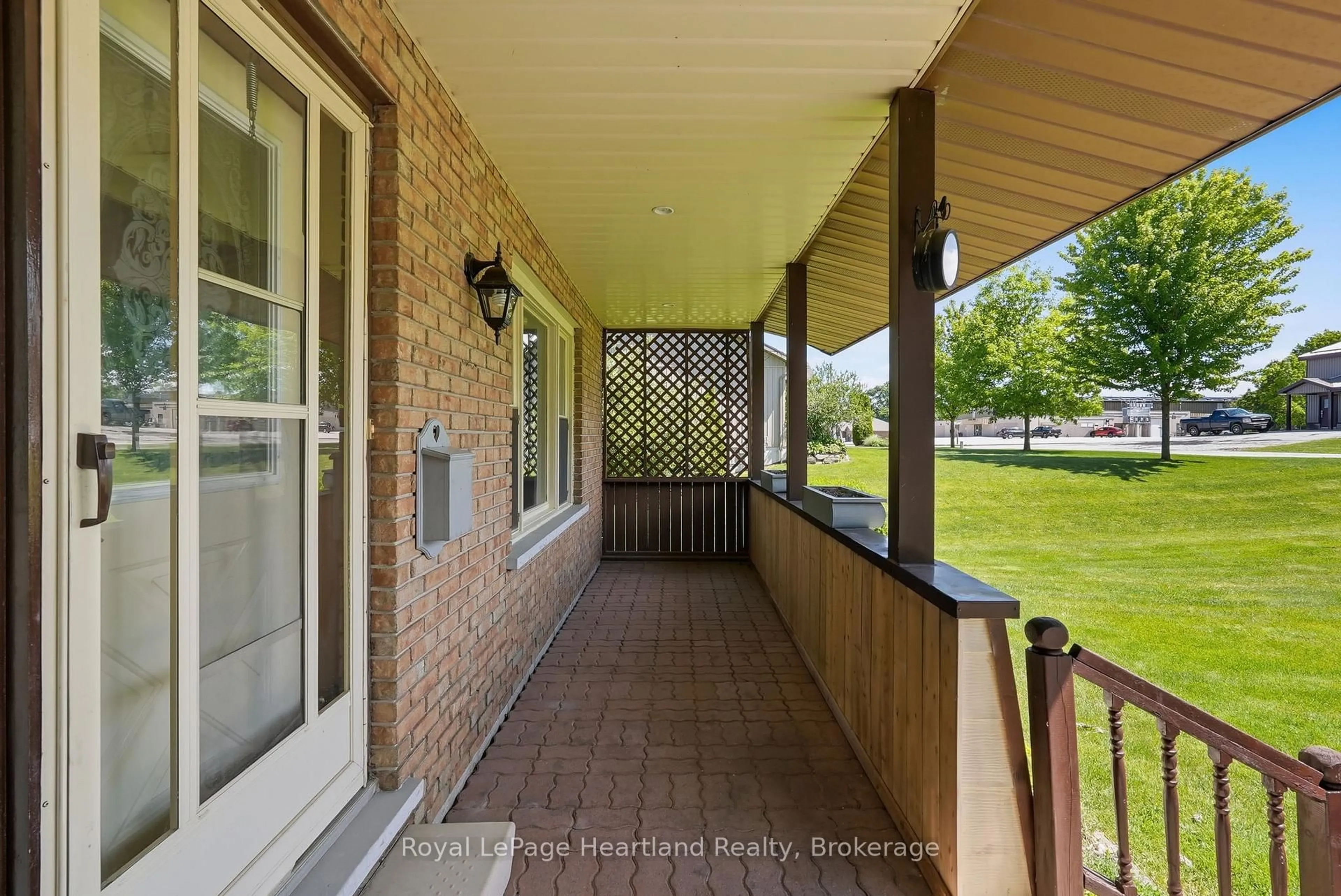 Unknown for 6 Brown St, Minto Ontario N0G 1M0