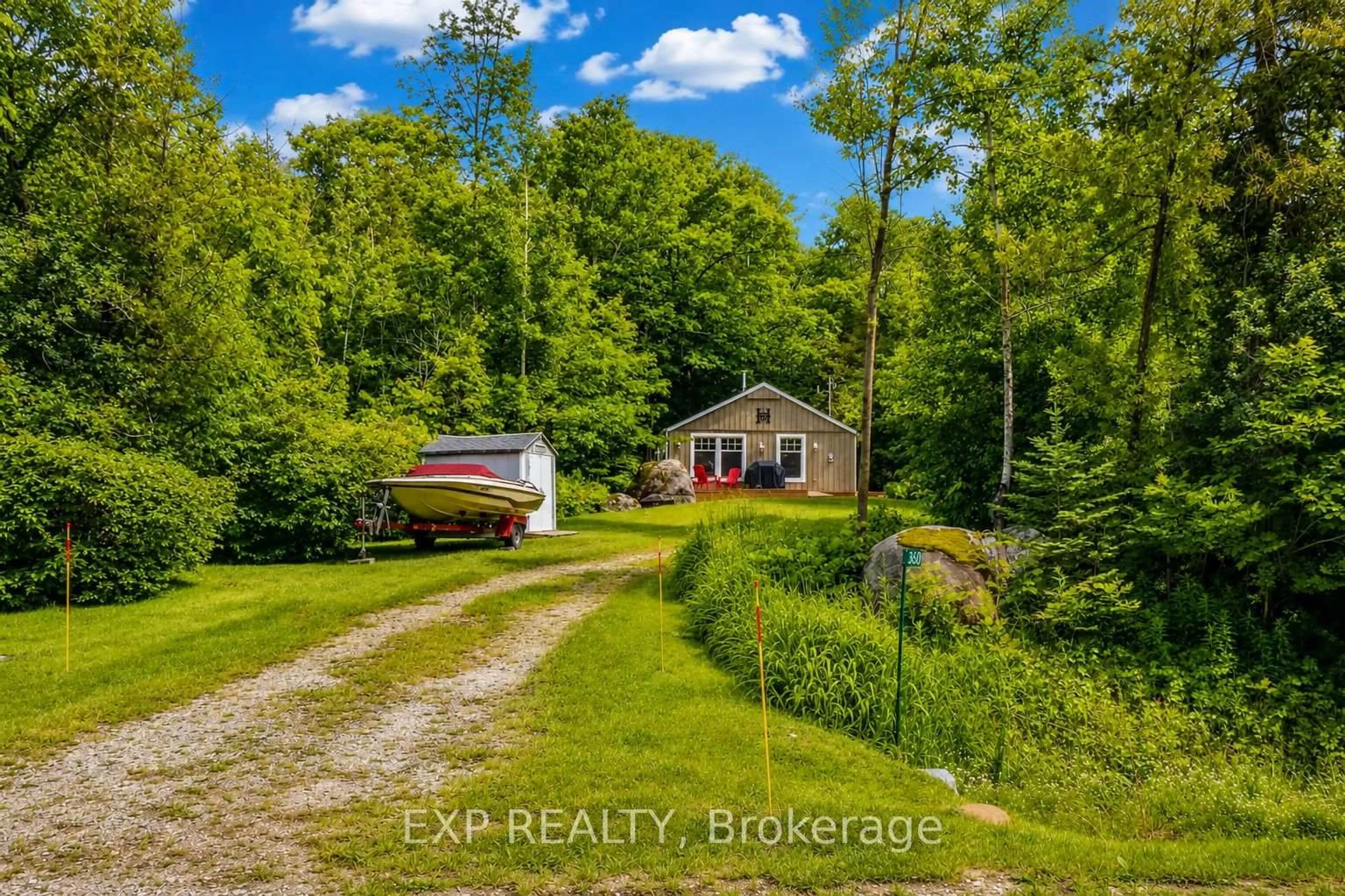 A pic from outside/outdoor area/front of a property/back of a property/a pic from drone, unknown for 360 Cedar Ave, Meaford Ontario N4L 1W5