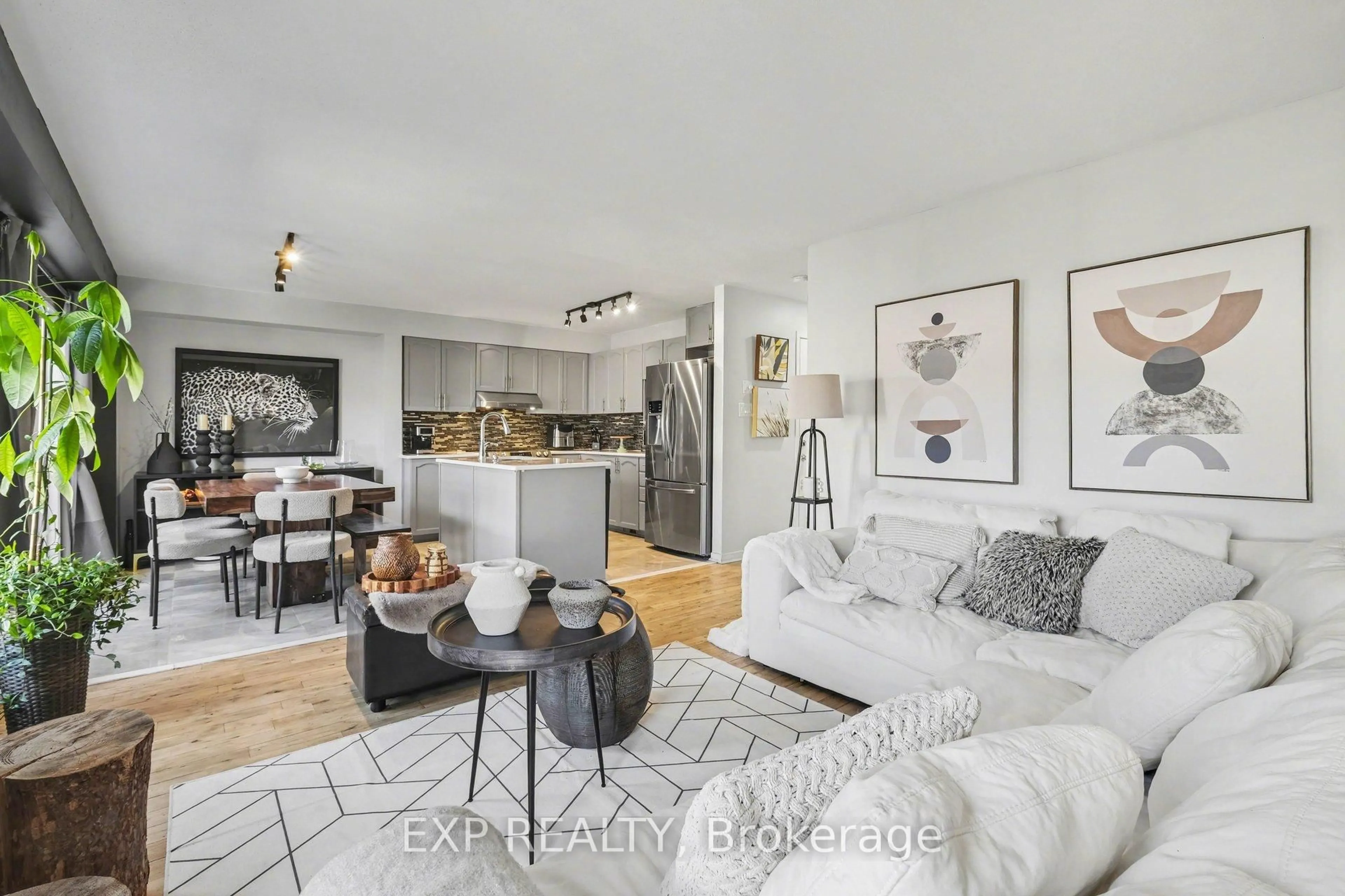 Living room with furniture, unknown for 281 Sorento St, Ottawa Ontario K2J 0B4