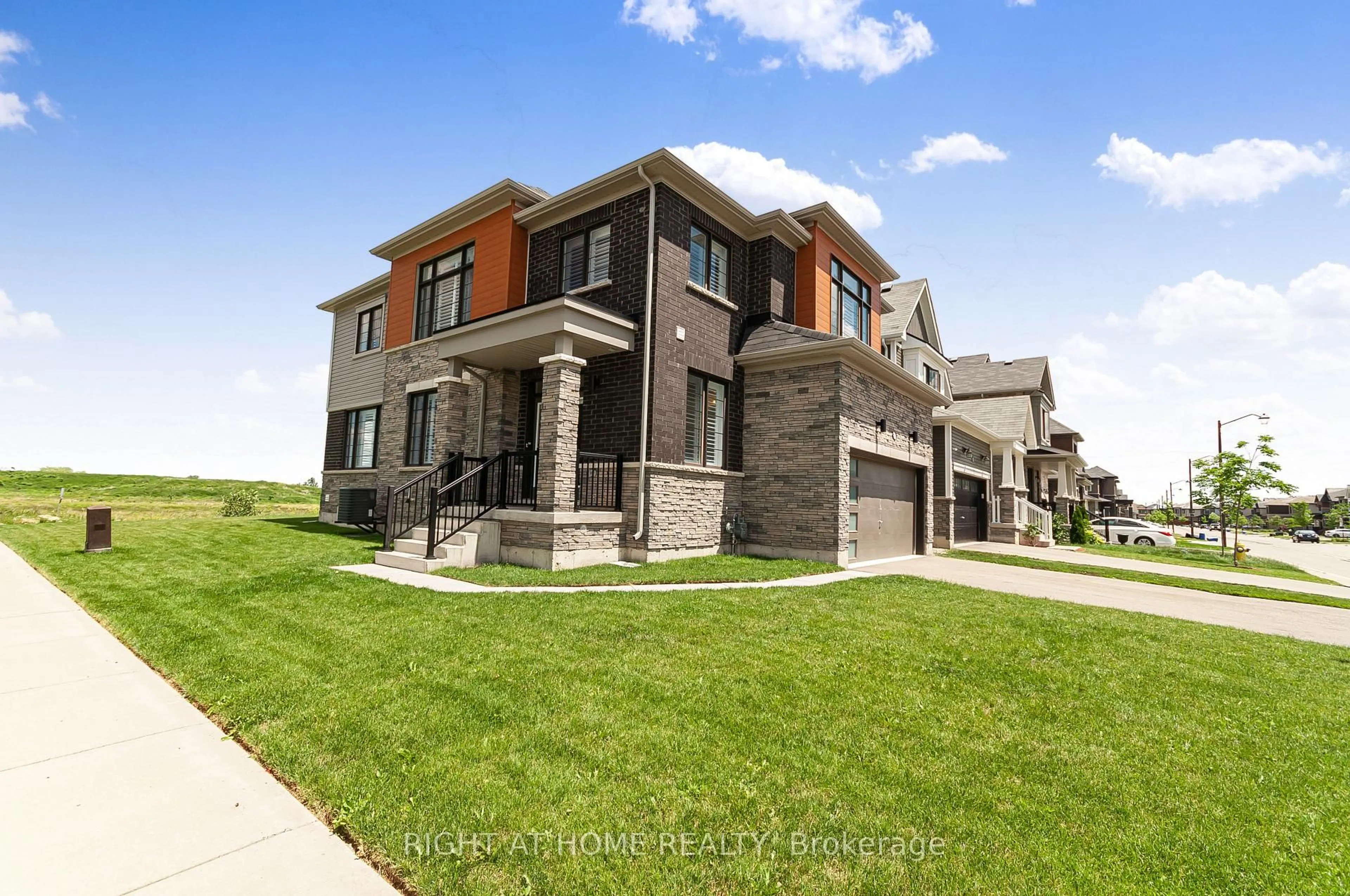 Home with brick exterior material, building for 103 David St, Haldimand Ontario N0A 1H0