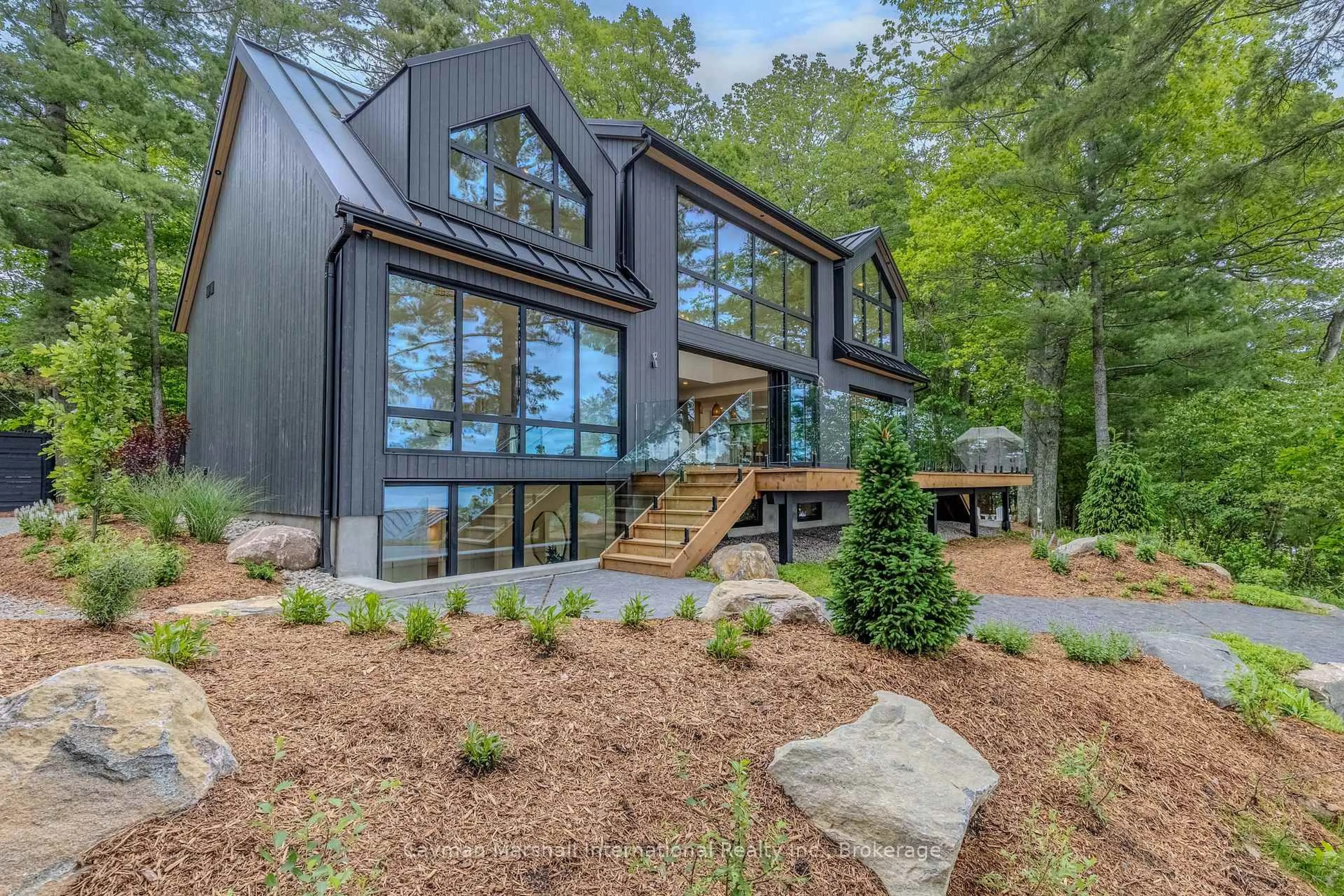 Home with brick exterior material, water/lake/river/ocean view for 1291 Peninsula Rd, Muskoka Lakes Ontario P0B 1J0