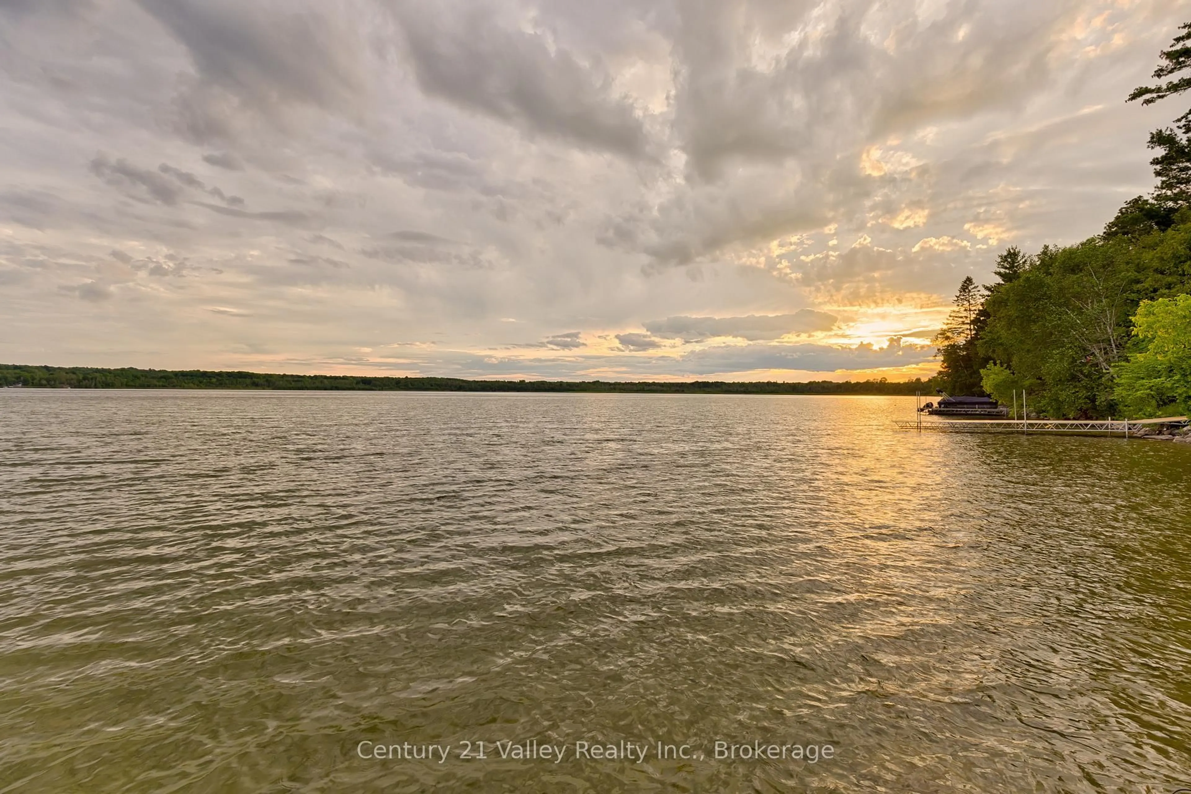 Blurry image for 229 Holiday Lane, Eganville Ontario K0J 1T0