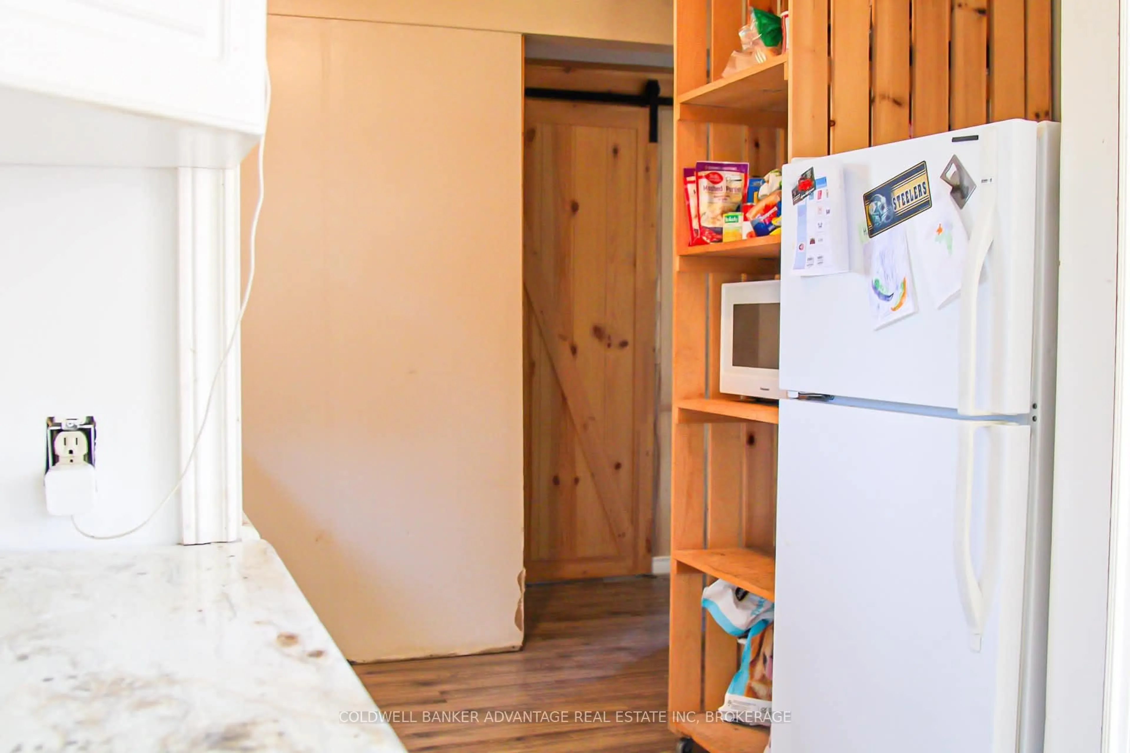 Standard kitchen, unknown for 40 Ramey Ave, Port Colborne Ontario L3K 2L3