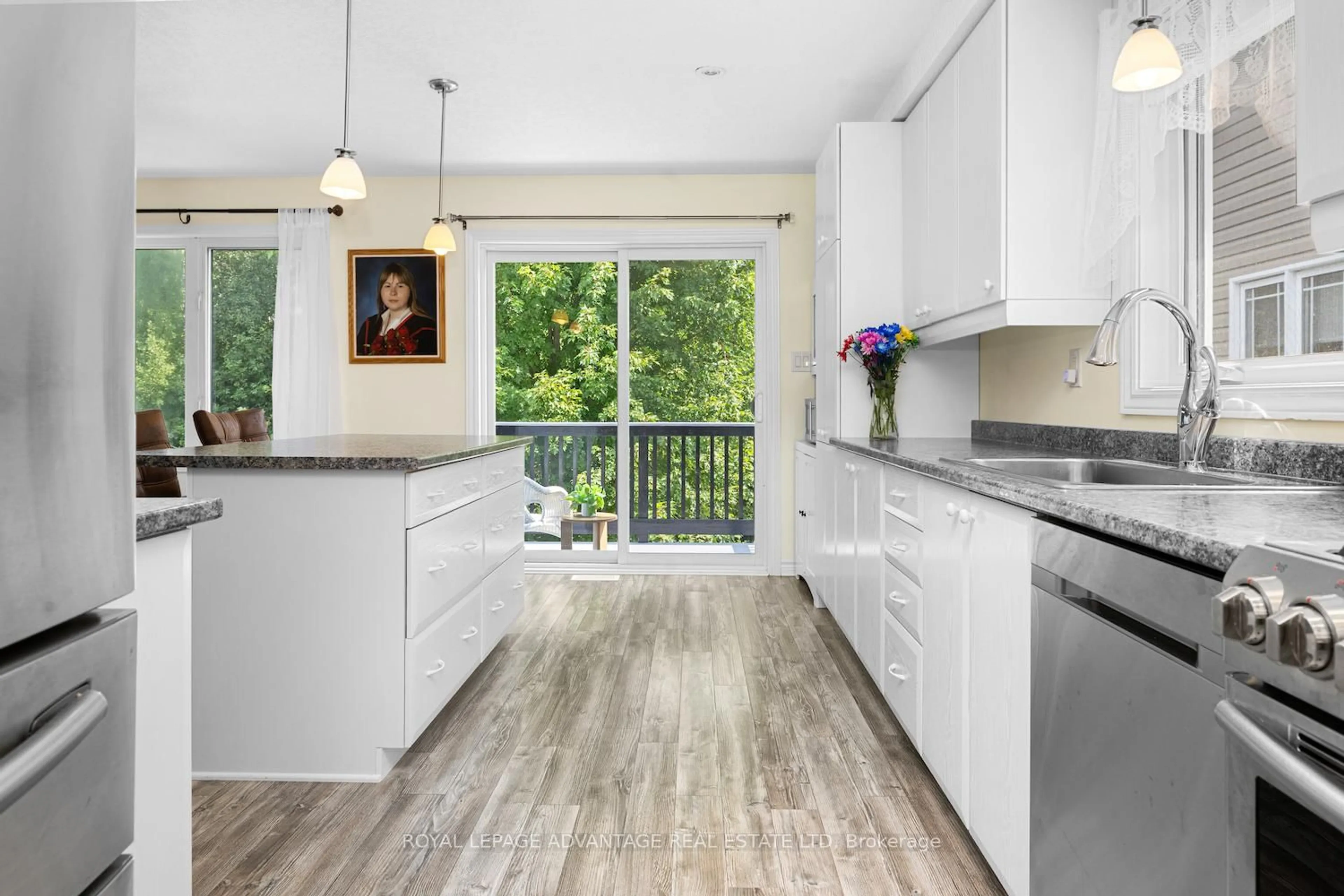 Contemporary kitchen, wood/laminate floor for 42 Code Cres, Smiths Falls Ontario K7A 0A9