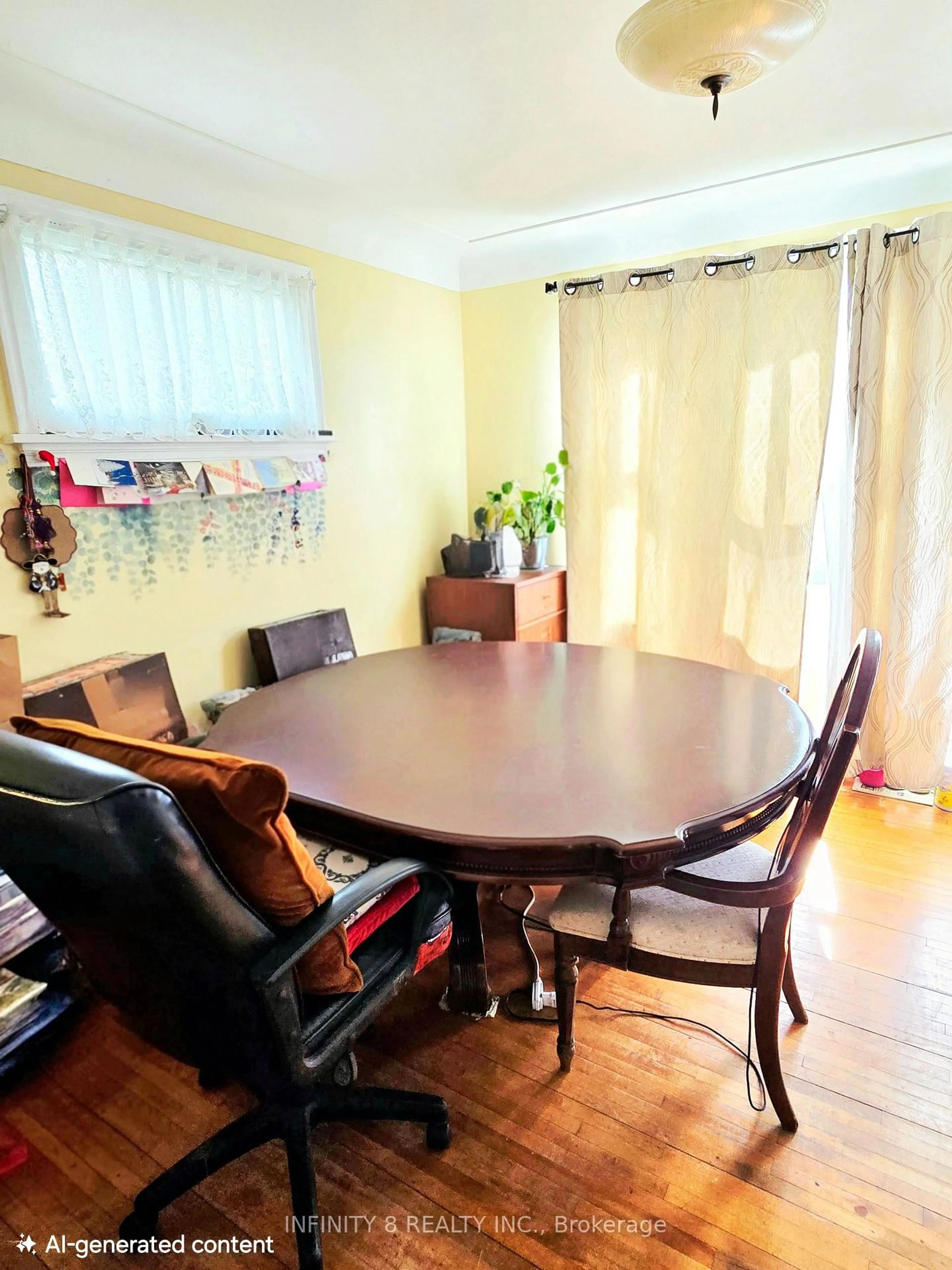 Dining room, wood/laminate floor for 98 Louth St, St. Catharines Ontario L2S 2T4