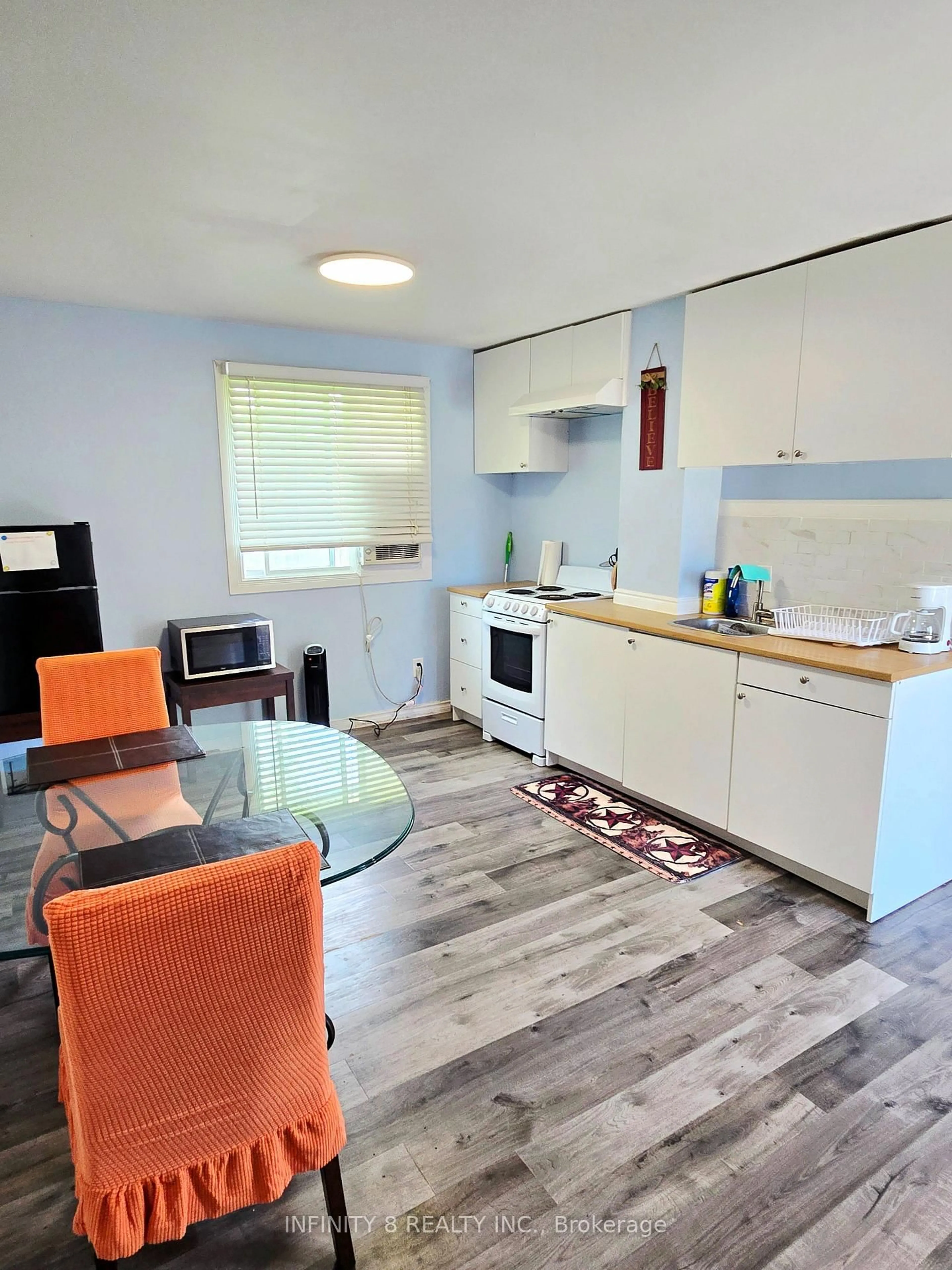 Standard kitchen, wood/laminate floor for 100 Louth St, St. Catharines Ontario L2S 2T4