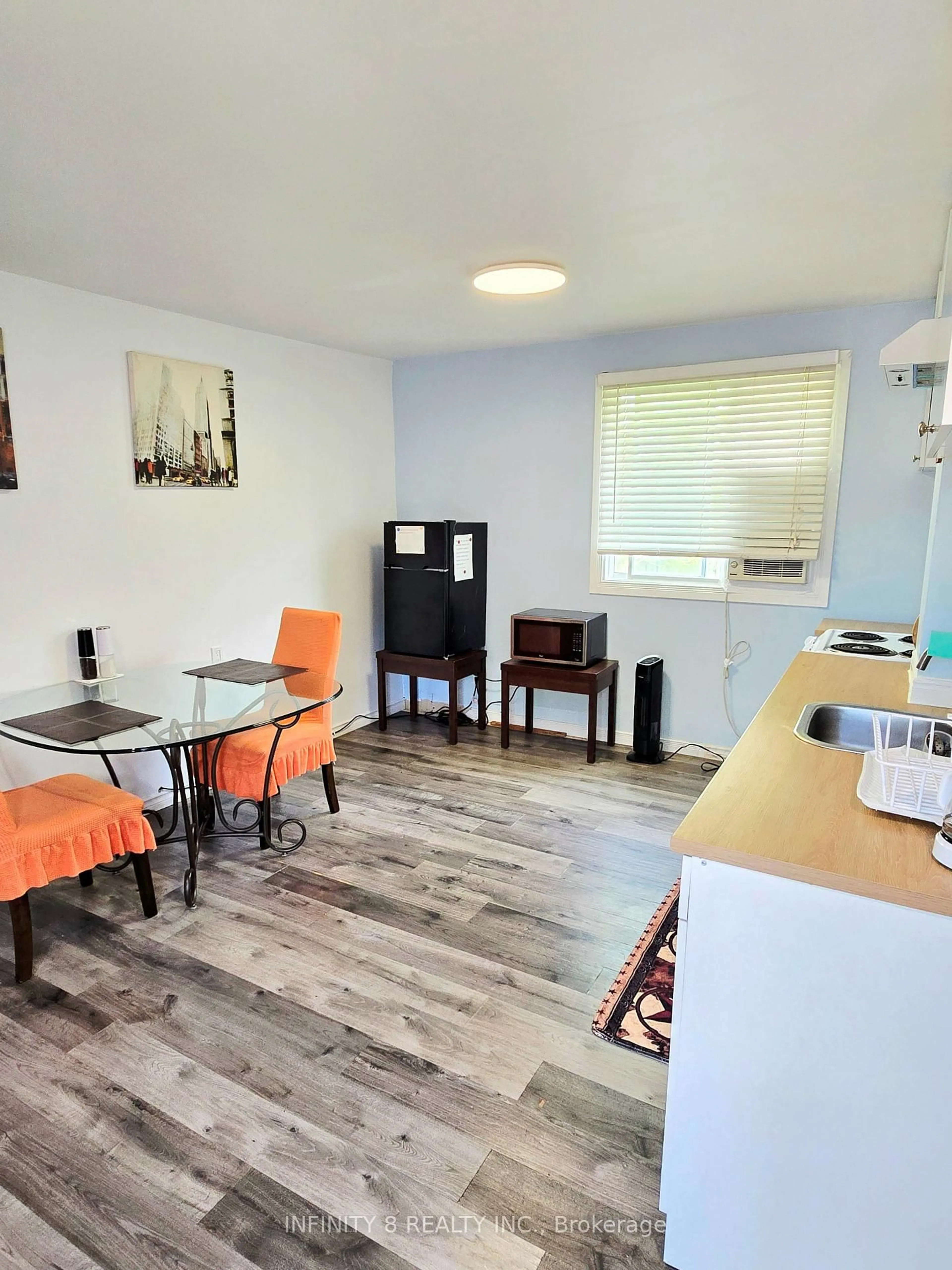 Unknown for 100 Louth St, St. Catharines Ontario L2S 2T4