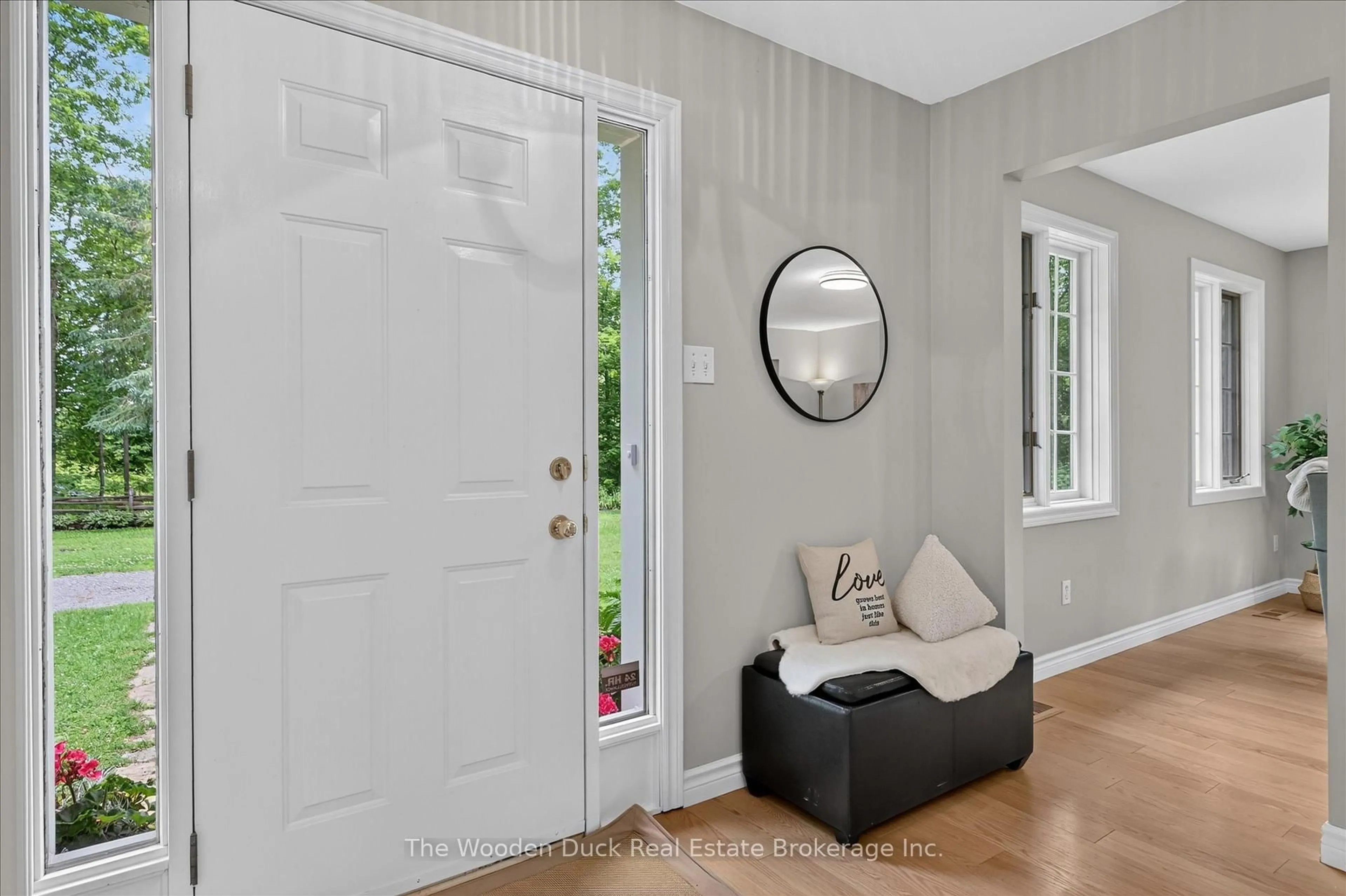 Indoor entryway for 4453 Elmhirst Rd, Otonabee-South Monaghan Ontario K0L 2G0