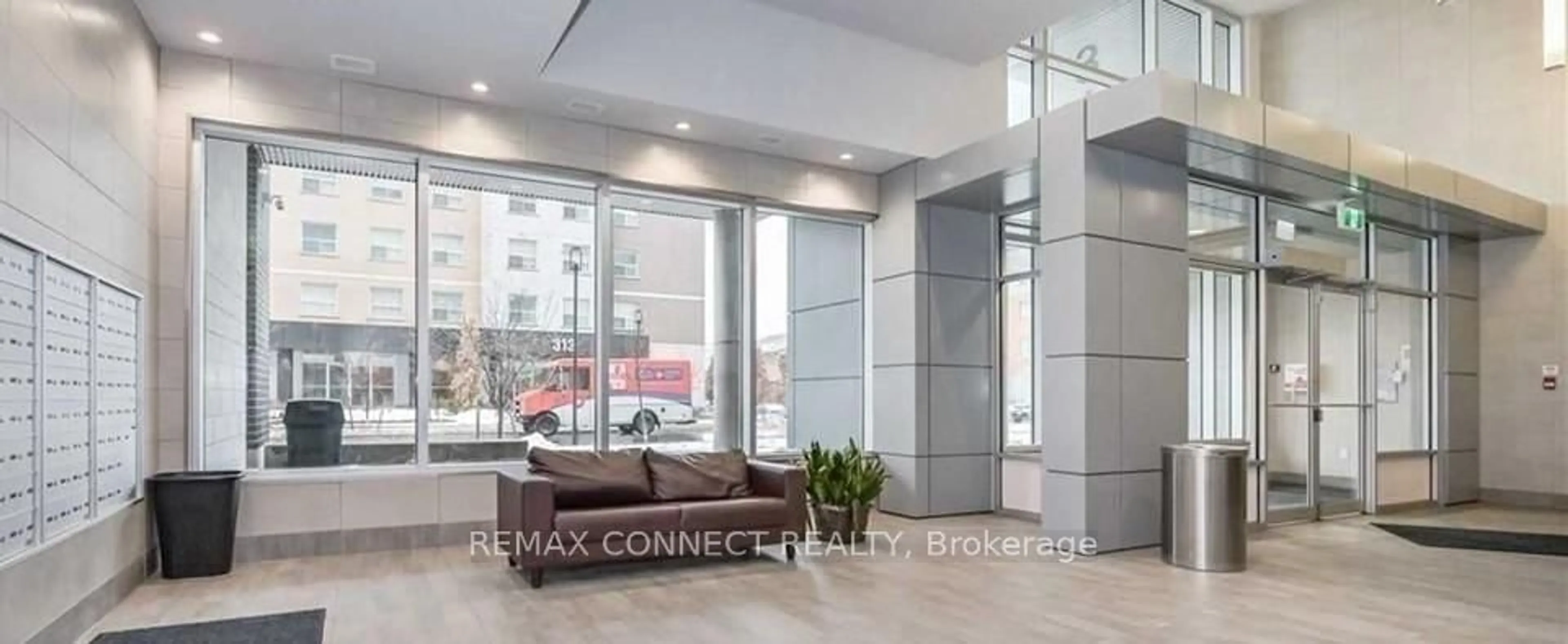 Lobby for 318 Spruce St St #810, Waterloo Ontario N2L 3M7