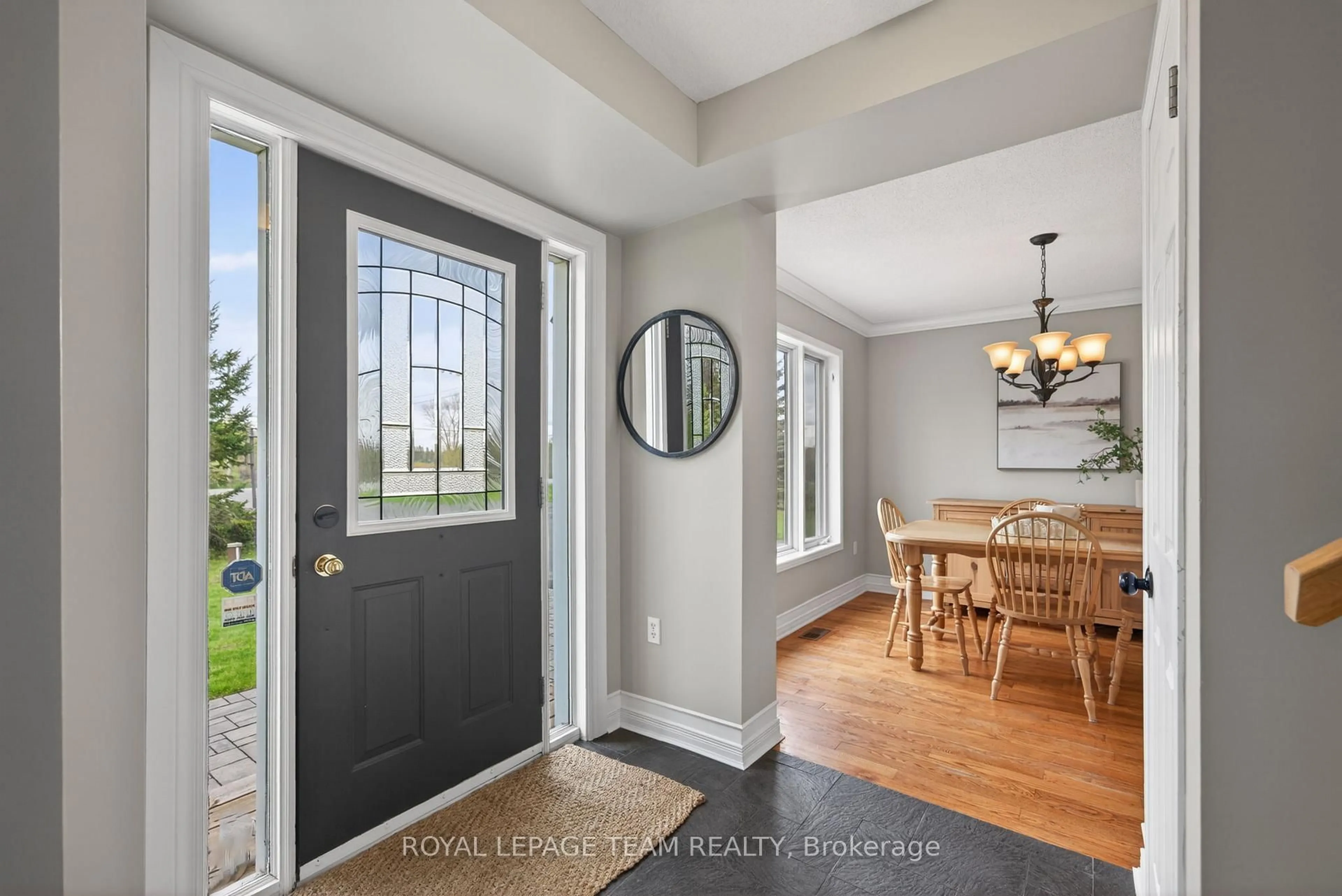 Indoor entryway for 480 Dennison Rd, North Grenville Ontario K0G 1J0